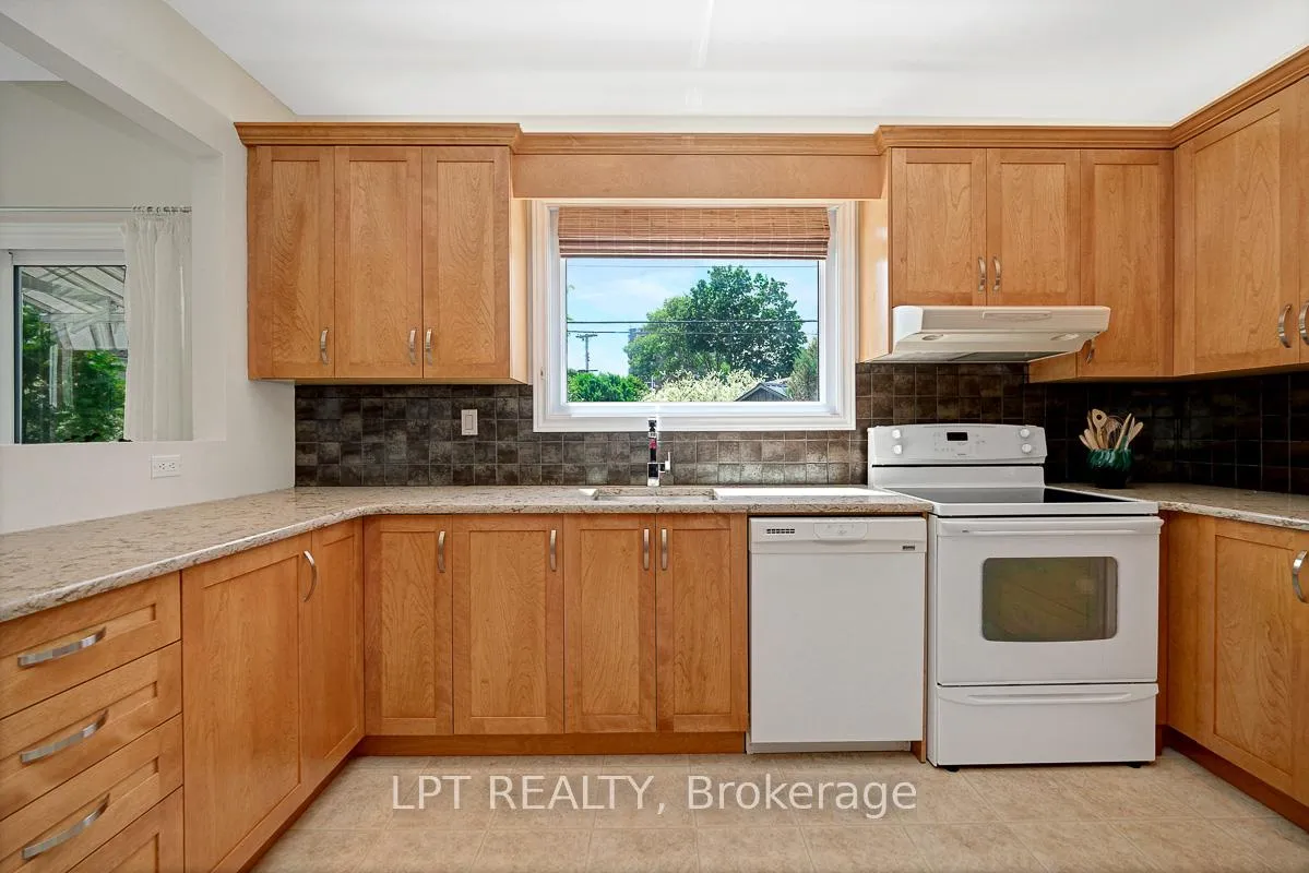 Photo 15 of 1772 Dunkirk Crescent, Ottawa, Playfair Park — HOMEH