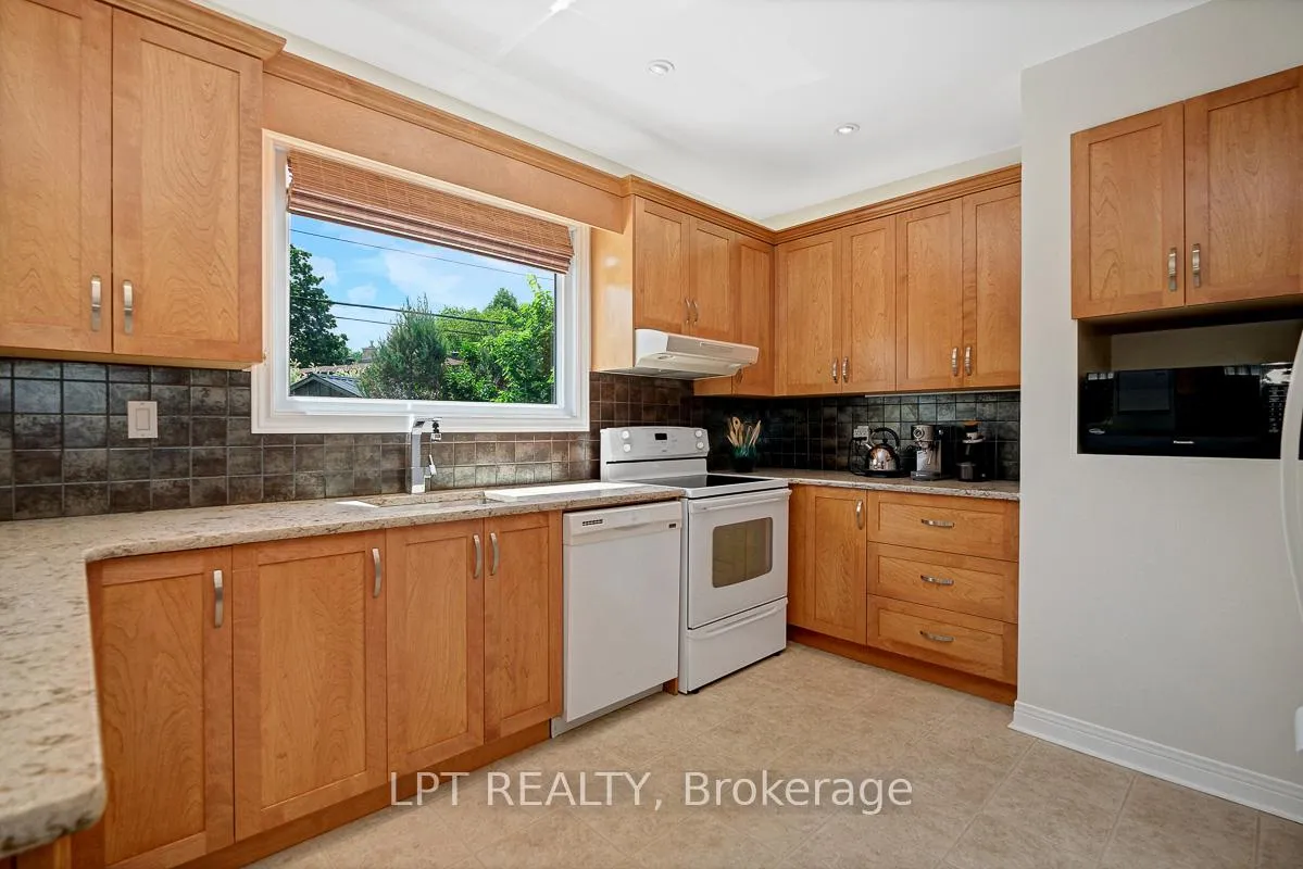Photo 16 of 1772 Dunkirk Crescent, Ottawa, Playfair Park — HOMEH