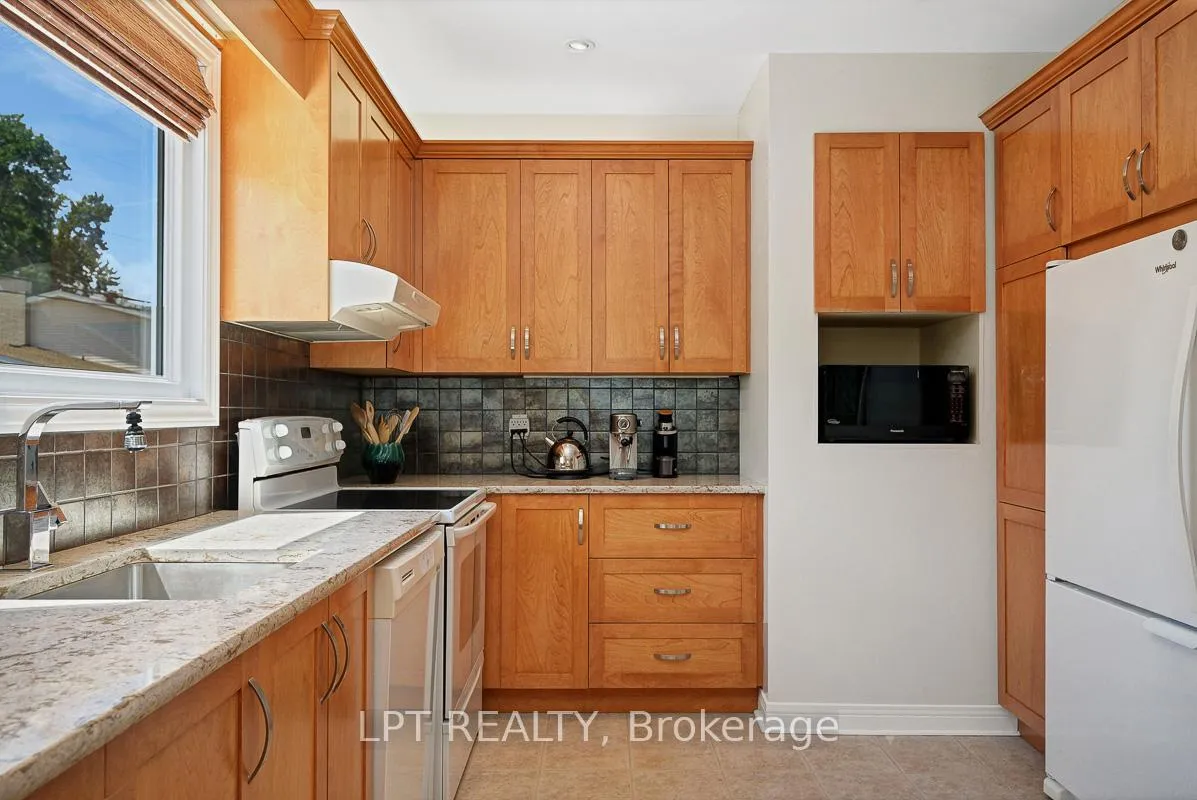Photo 20 of 1772 Dunkirk Crescent, Ottawa, Playfair Park — HOMEH