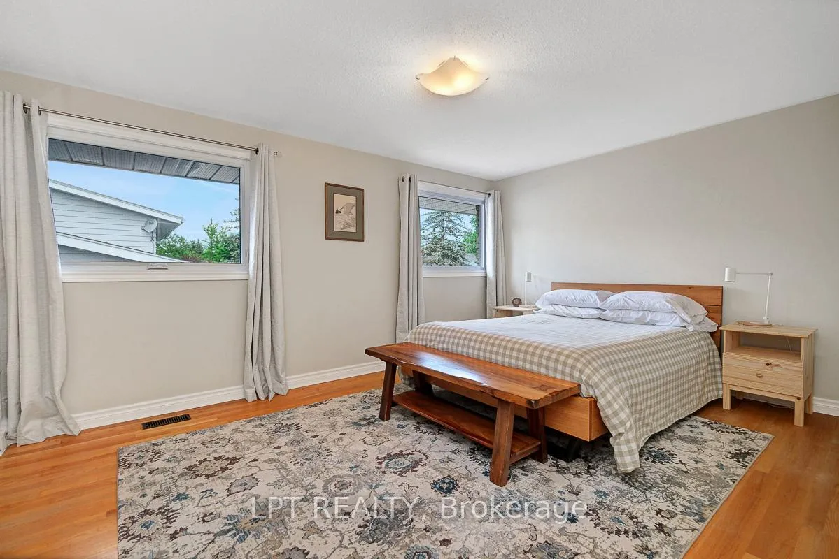 Photo 24 of 1772 Dunkirk Crescent, Ottawa, Playfair Park — HOMEH