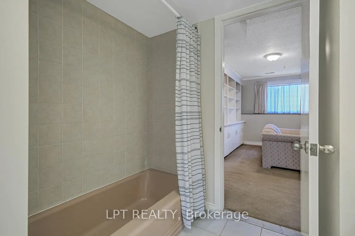Photo 30 of 1772 Dunkirk Crescent, Ottawa, Playfair Park — HOMEH