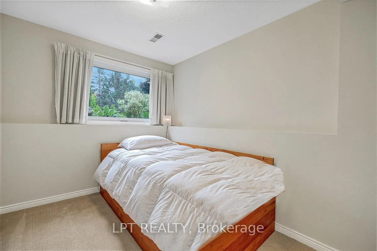Photo 31 of 1772 Dunkirk Crescent, Ottawa, Playfair Park — HOMEH