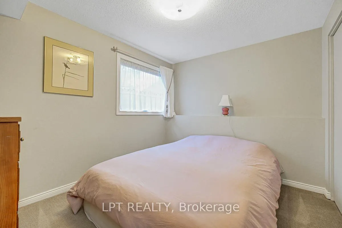 Photo 32 of 1772 Dunkirk Crescent, Ottawa, Playfair Park — HOMEH