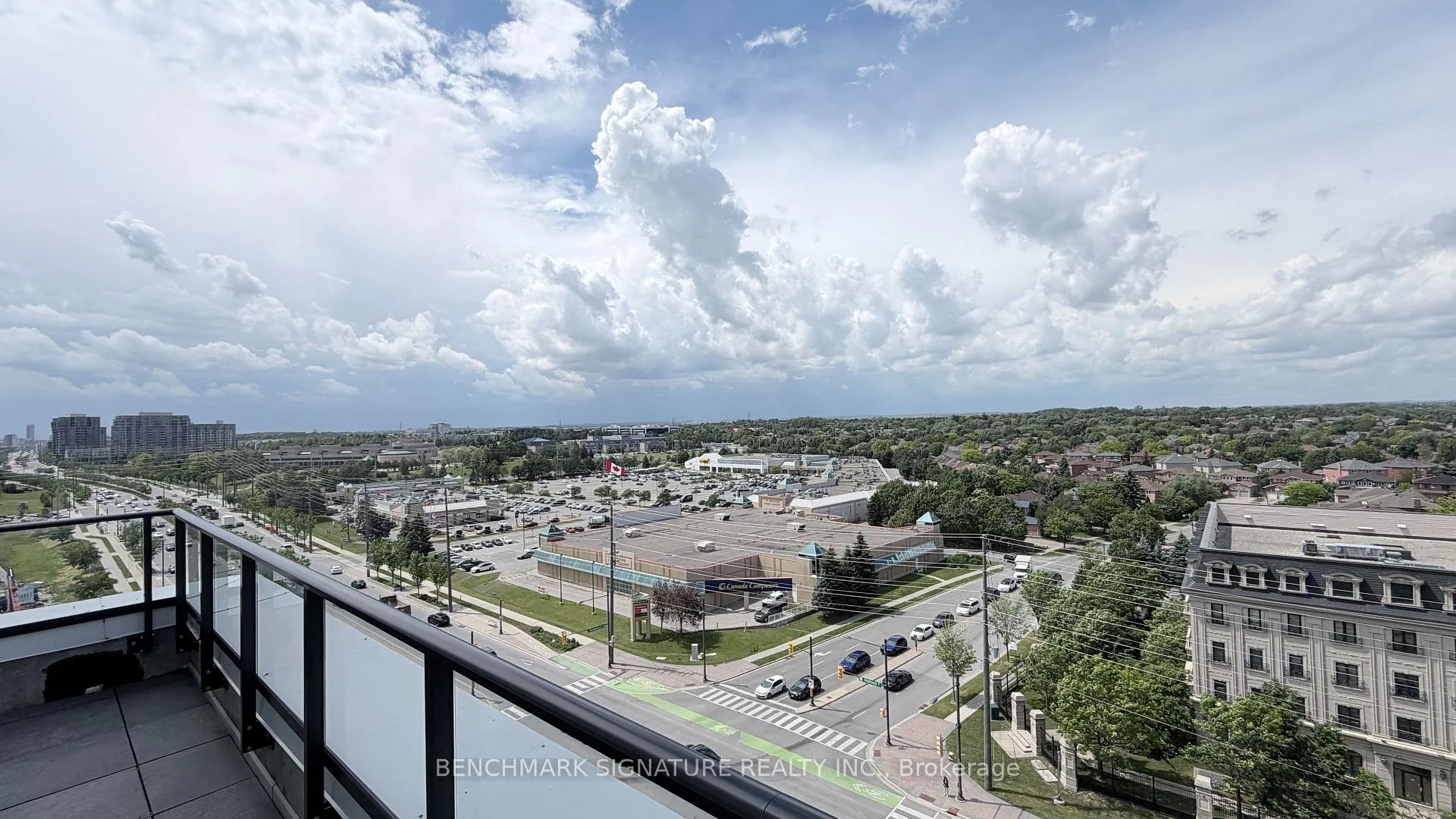 Photo 11 of 38 Water Walk Drive, Markham, Unionville — HOMEH