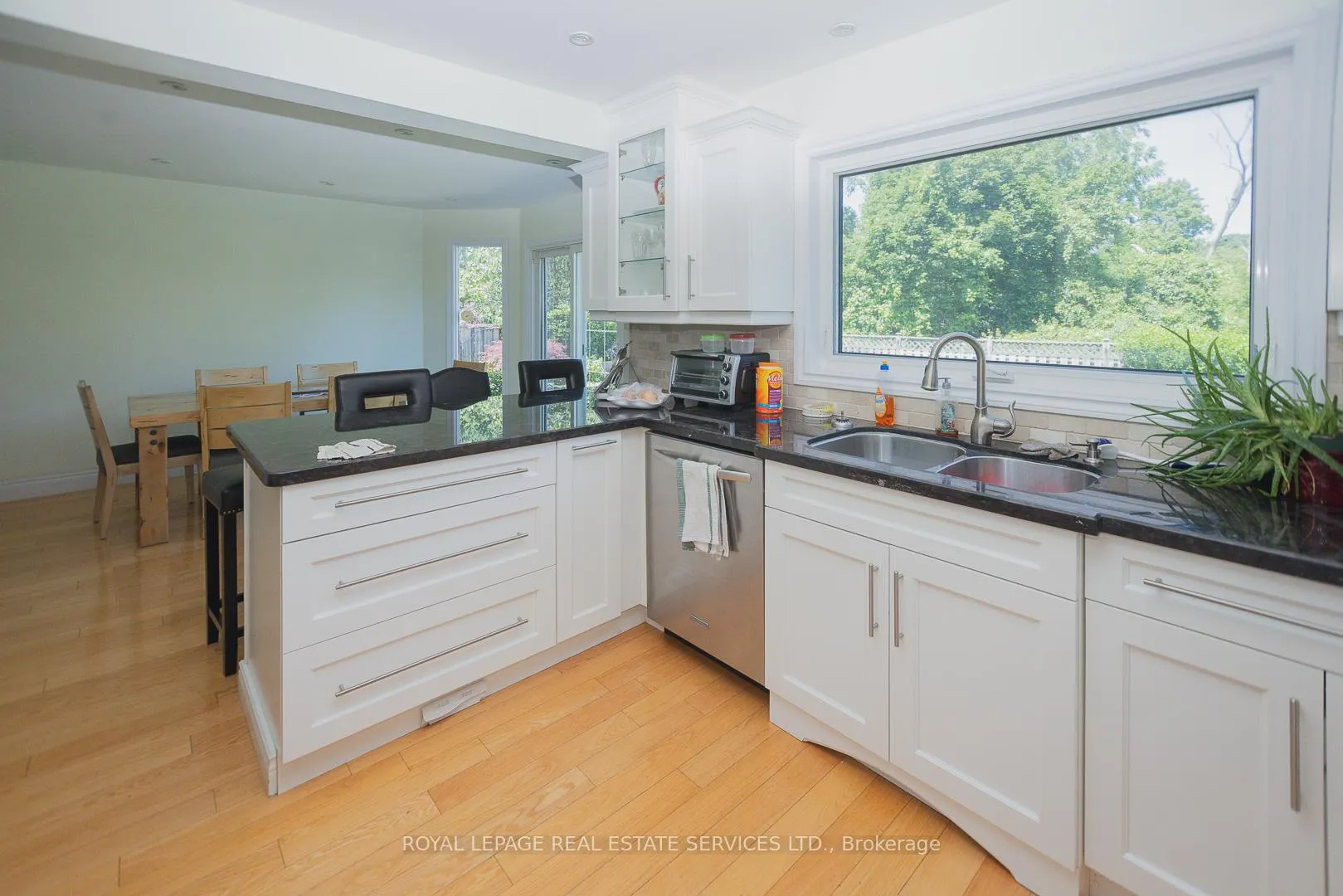 Photo 9 of 1361 Greendale Terrace, Oakville, Glen Abbey — HOMEH