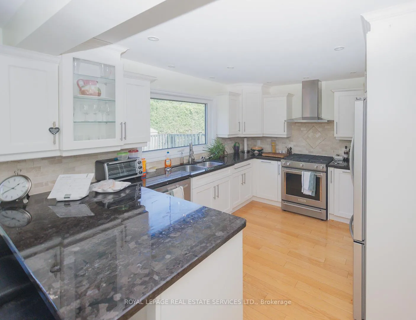 Photo 10 of 1361 Greendale Terrace, Oakville, Glen Abbey — HOMEH