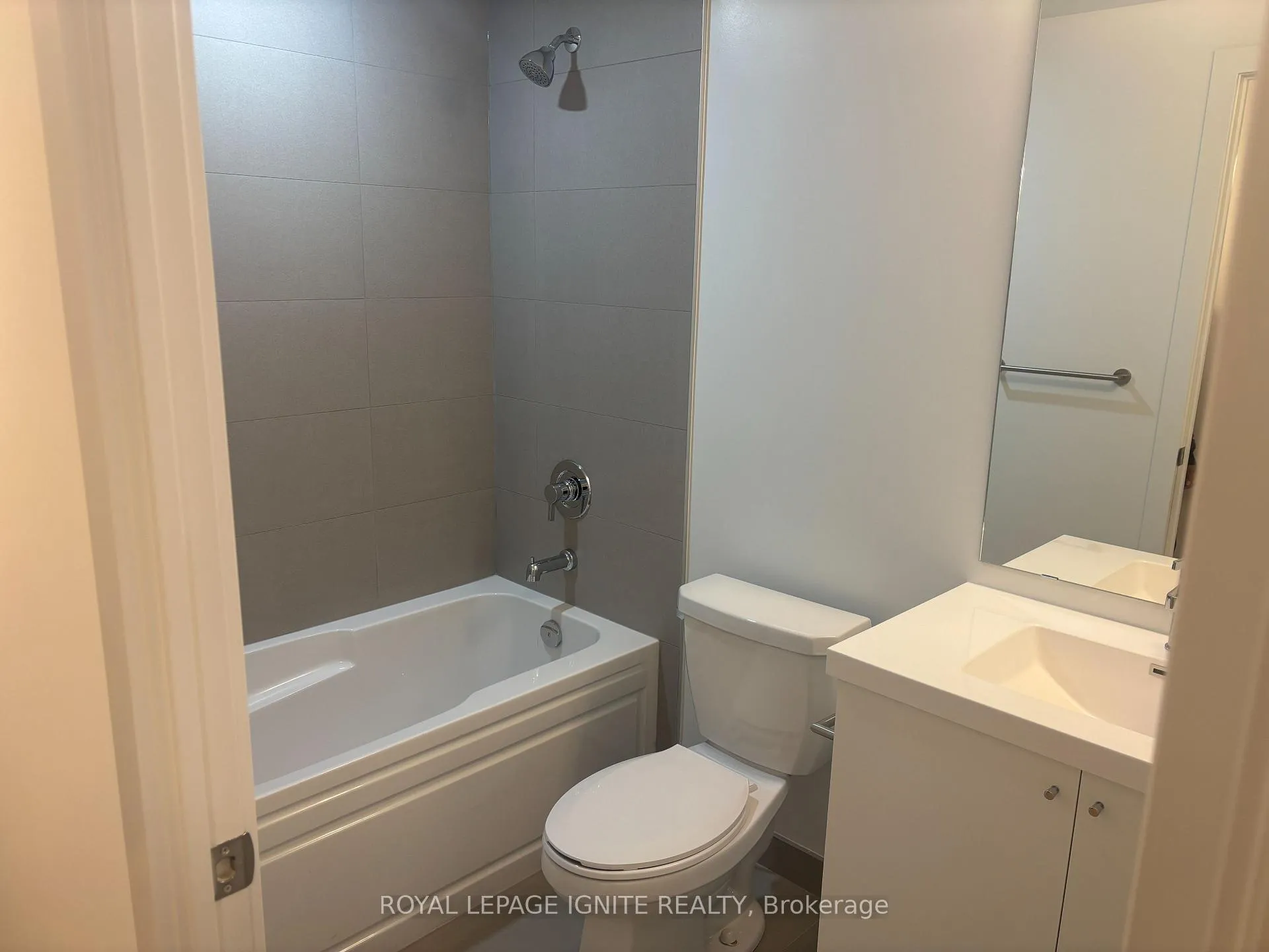 Photo 3 of Unit 1025, 2545 Simcoe Street, Oshawa, Windfields — HOMEH