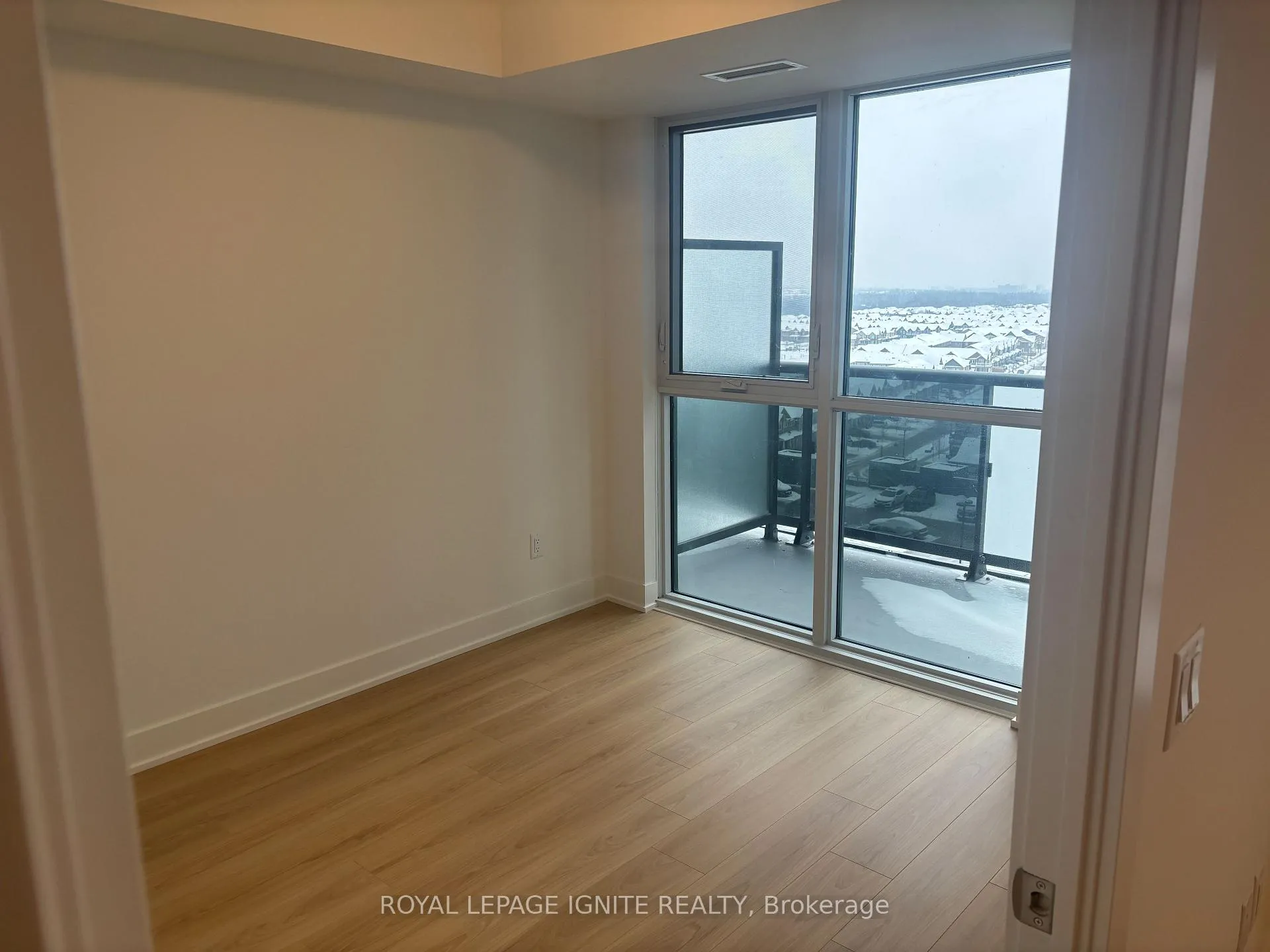 Photo 11 of Unit 1025, 2545 Simcoe Street, Oshawa, Windfields — HOMEH