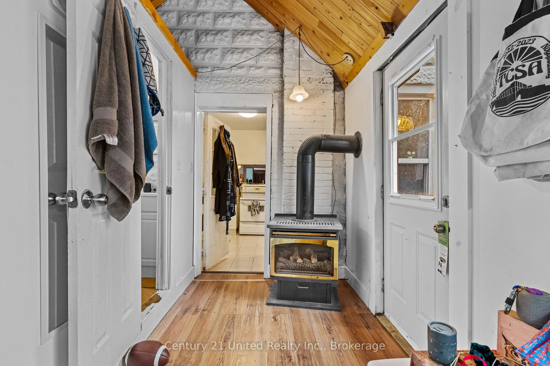 Photo 14 of 575 Bethune Street, Peterborough, Town Ward 3 — HOMEH