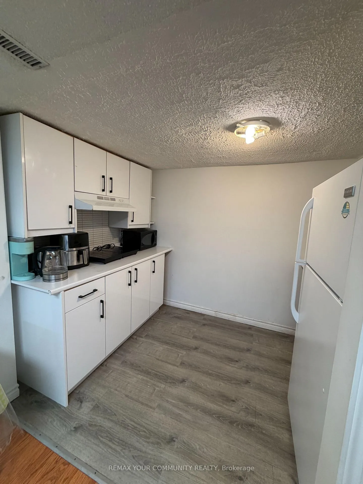 Photo 8 of Unit Bsmnt, 101 Springhead Gardens, Richmond Hill, North Richvale — HOMEH