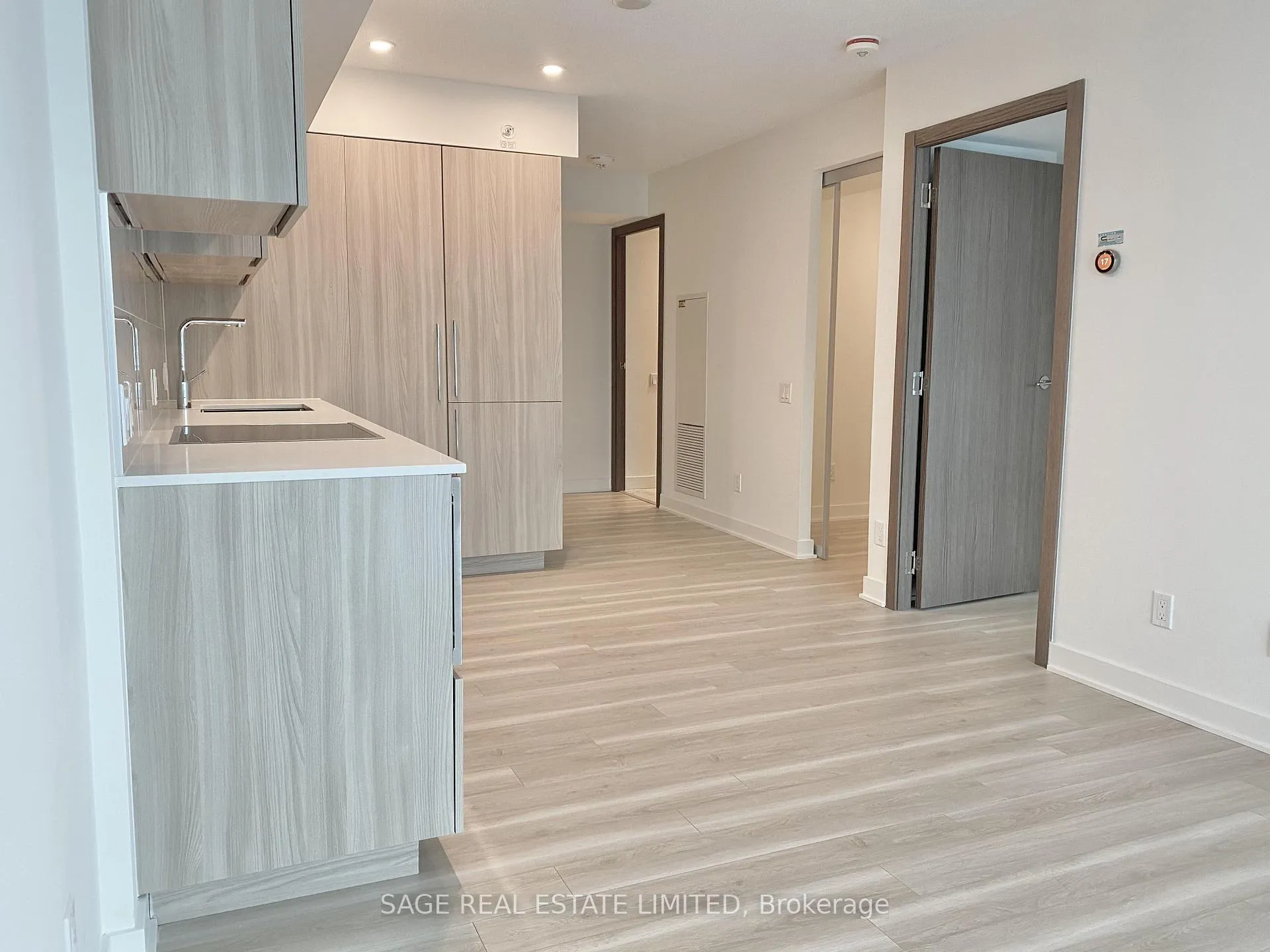 Photo 10 of Unit 801, 17 Bathurst Street, Toronto, Waterfront Communities — HOMEH