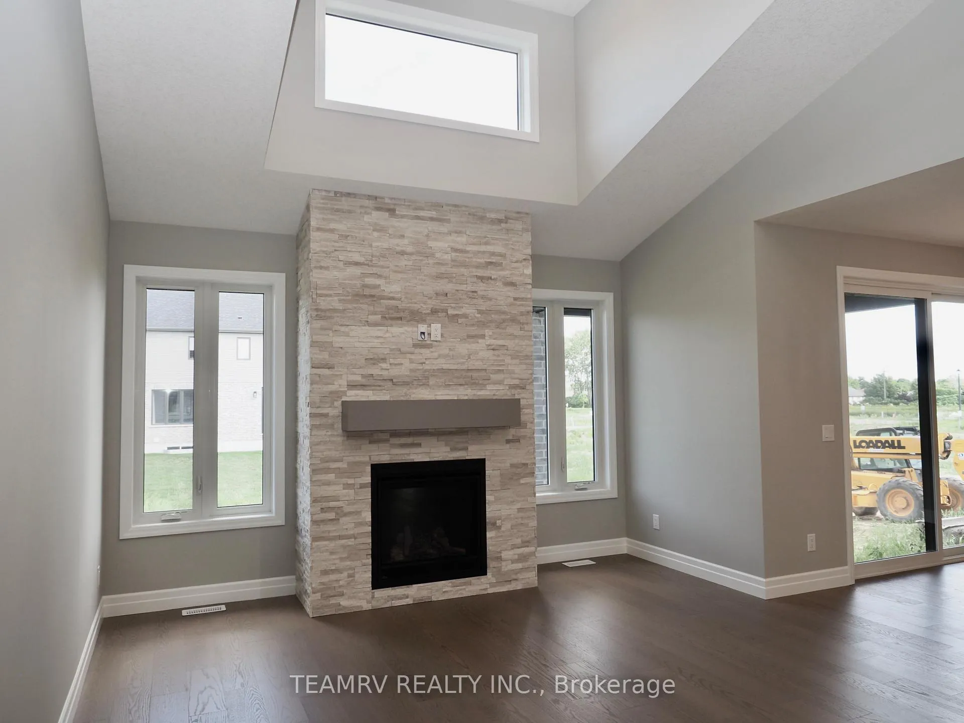 Photo 10 of 17 Darrow Drive, Tillsonburg — HOMEH
