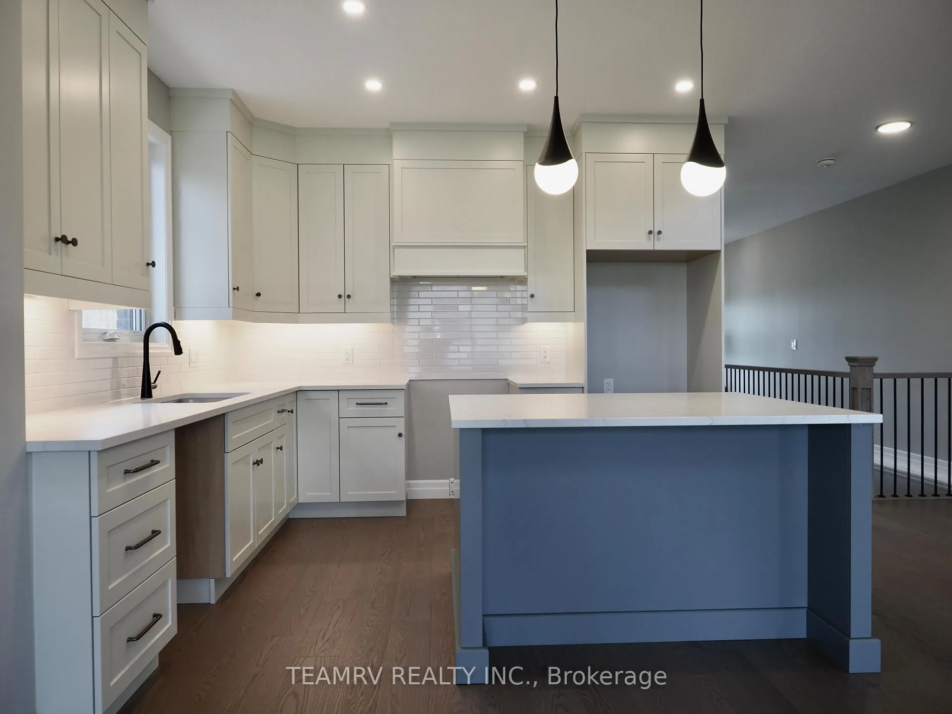 Photo 12 of 17 Darrow Drive, Tillsonburg — HOMEH