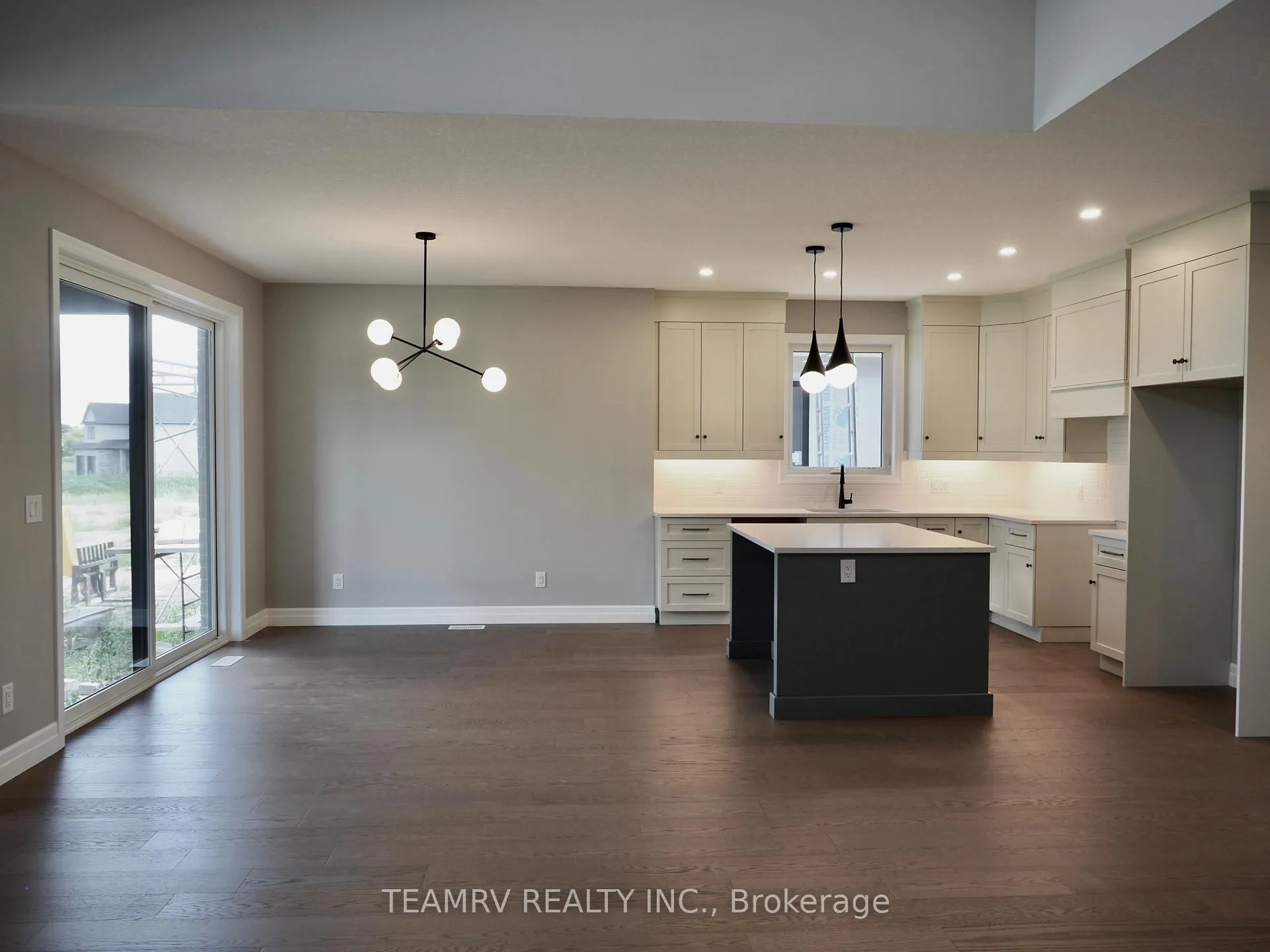Photo 14 of 17 Darrow Drive, Tillsonburg — HOMEH