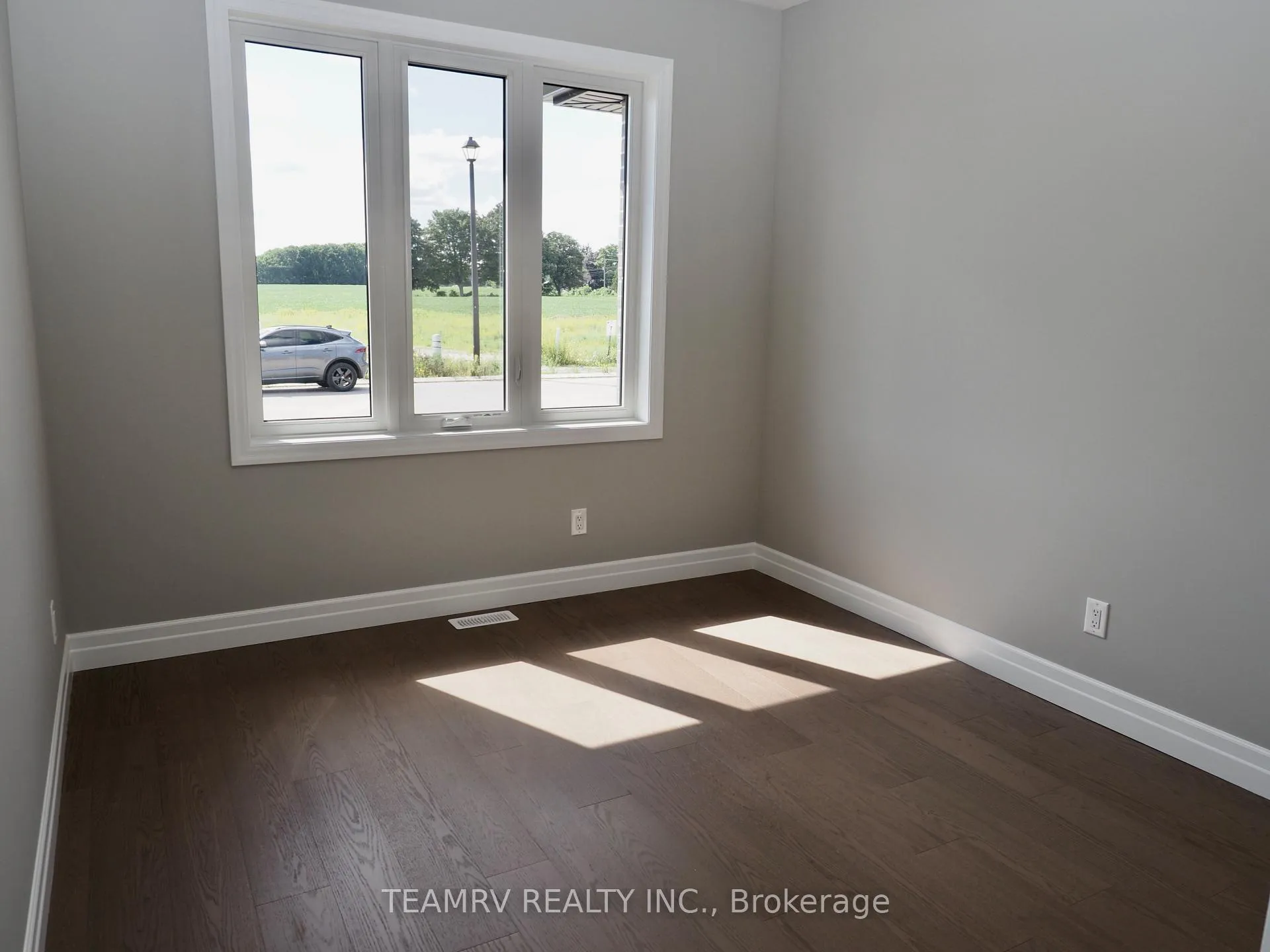 Photo 15 of 17 Darrow Drive, Tillsonburg — HOMEH