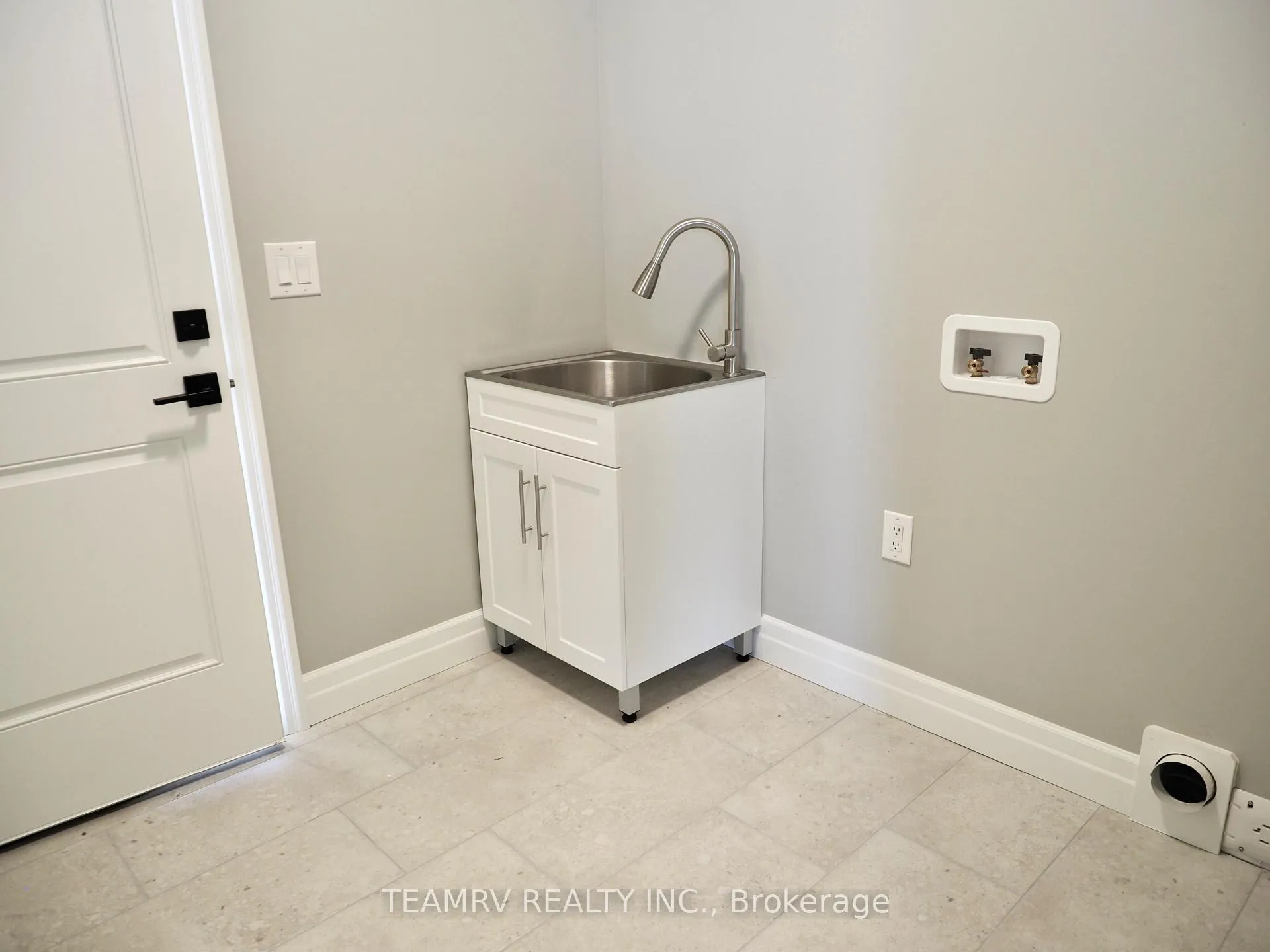 Photo 21 of 17 Darrow Drive, Tillsonburg — HOMEH