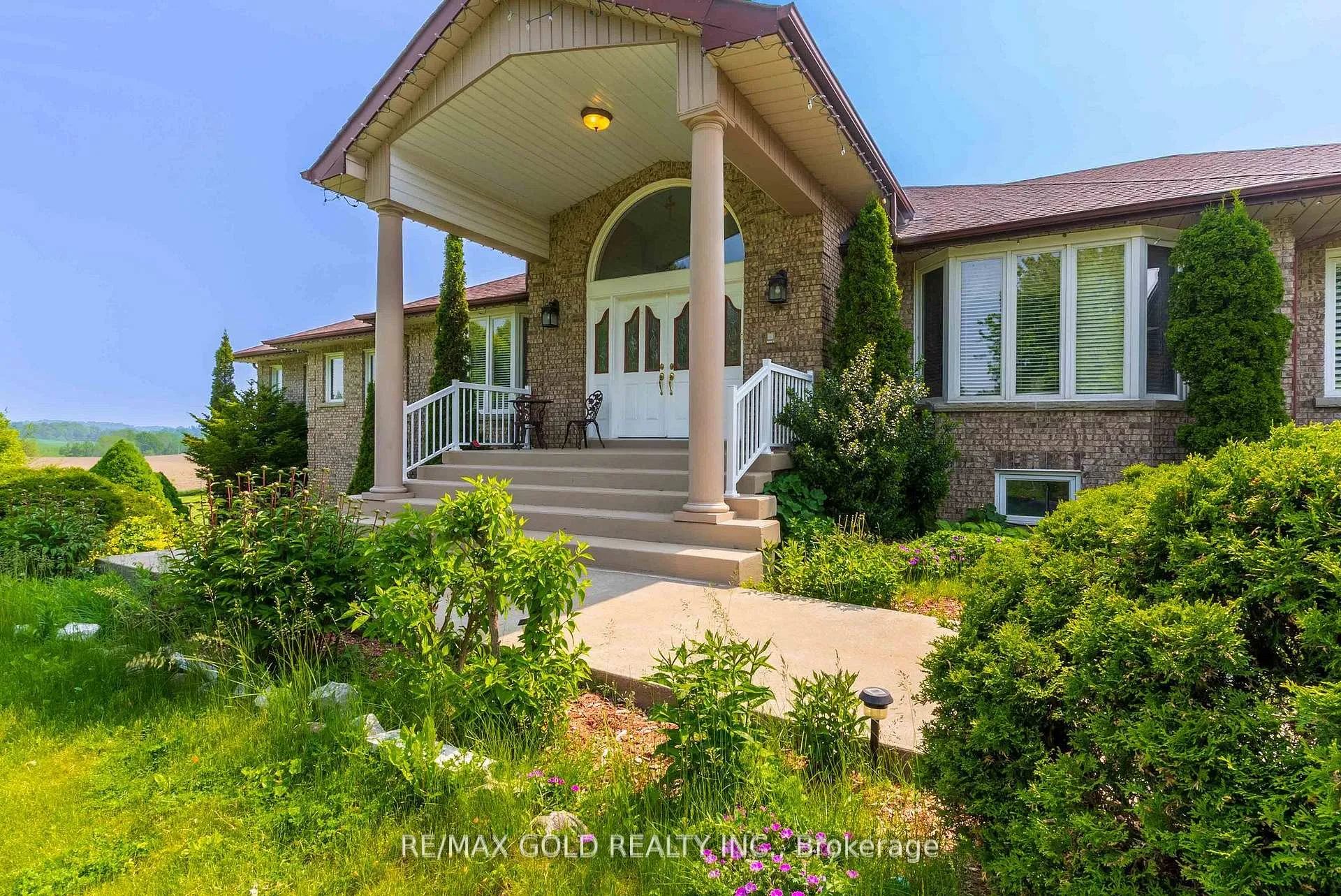 Photo 4 of 45 Humber Trail, Caledon, Palgrave — HOMEH