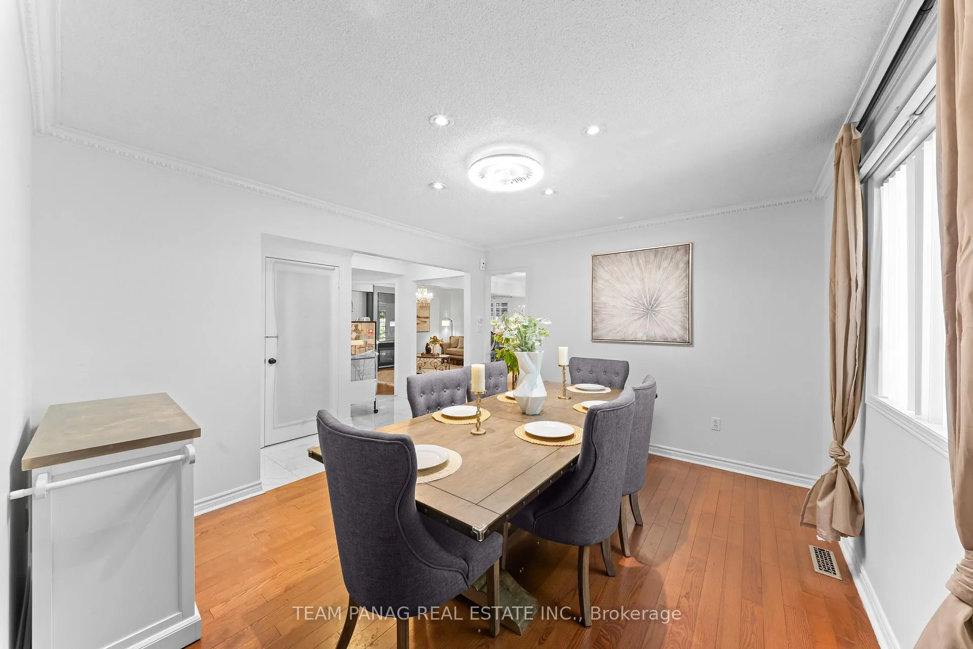 Photo 9 of 8 Shallimar Court, Brampton, Brampton West — HOMEH