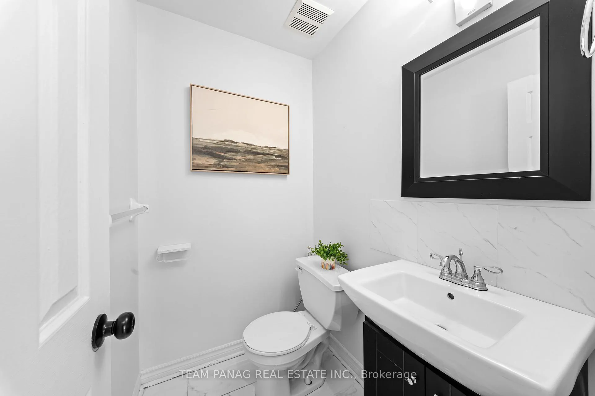 Photo 17 of 8 Shallimar Court, Brampton, Brampton West — HOMEH
