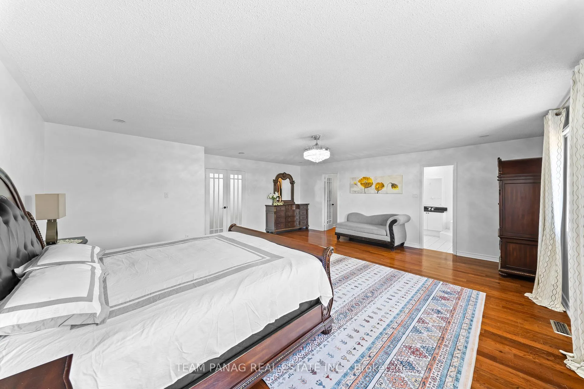 Photo 22 of 8 Shallimar Court, Brampton, Brampton West — HOMEH