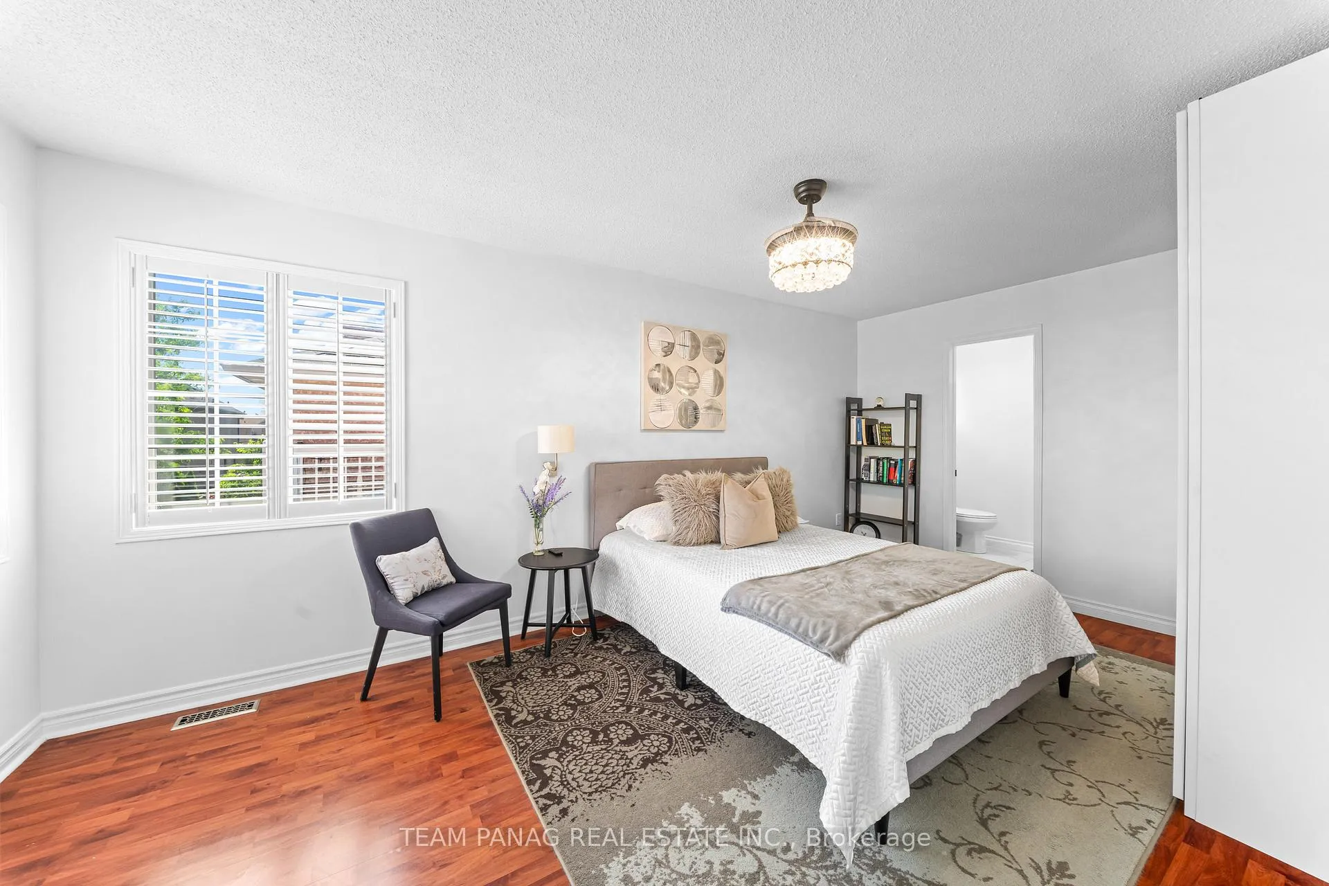 Photo 25 of 8 Shallimar Court, Brampton, Brampton West — HOMEH
