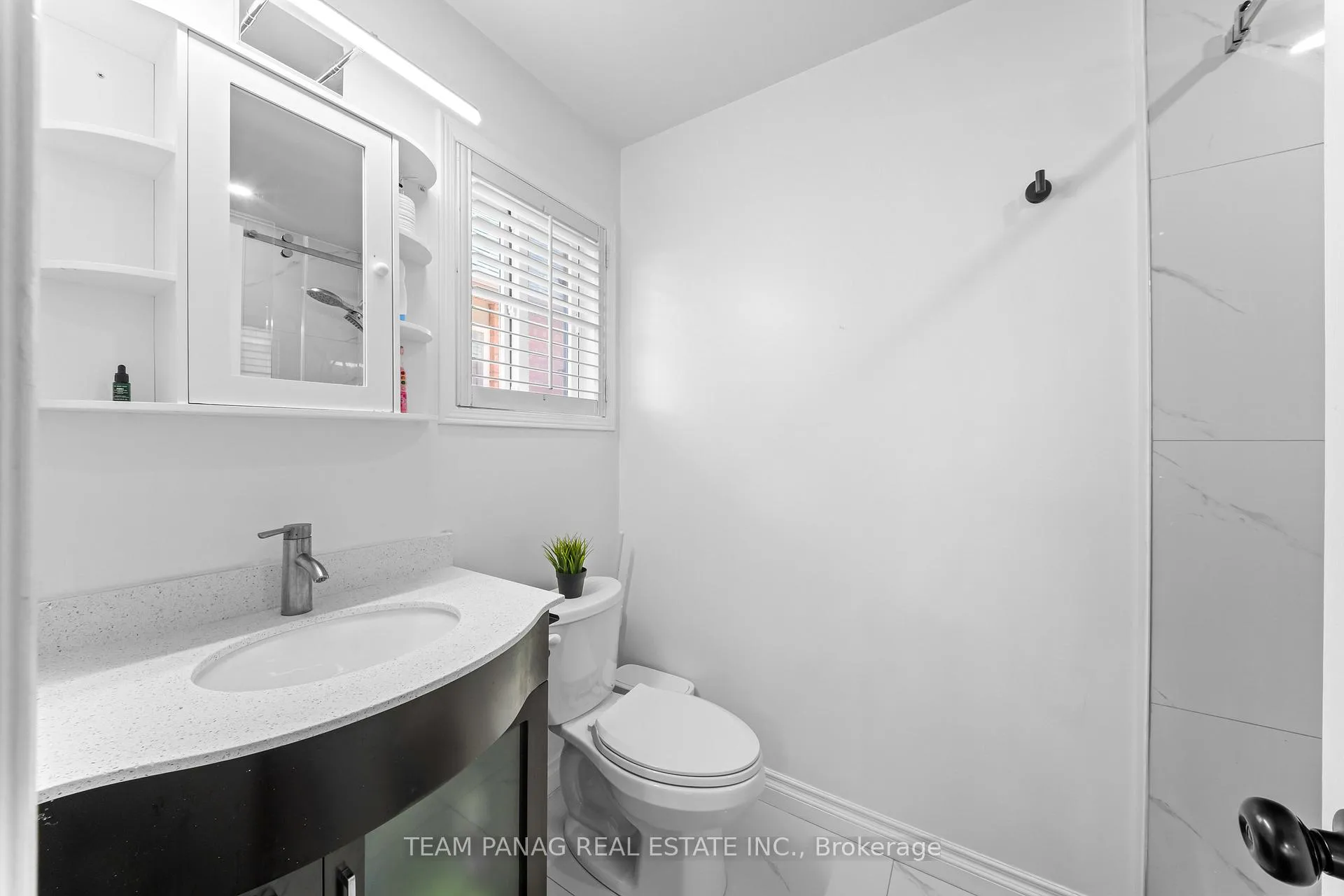 Photo 27 of 8 Shallimar Court, Brampton, Brampton West — HOMEH