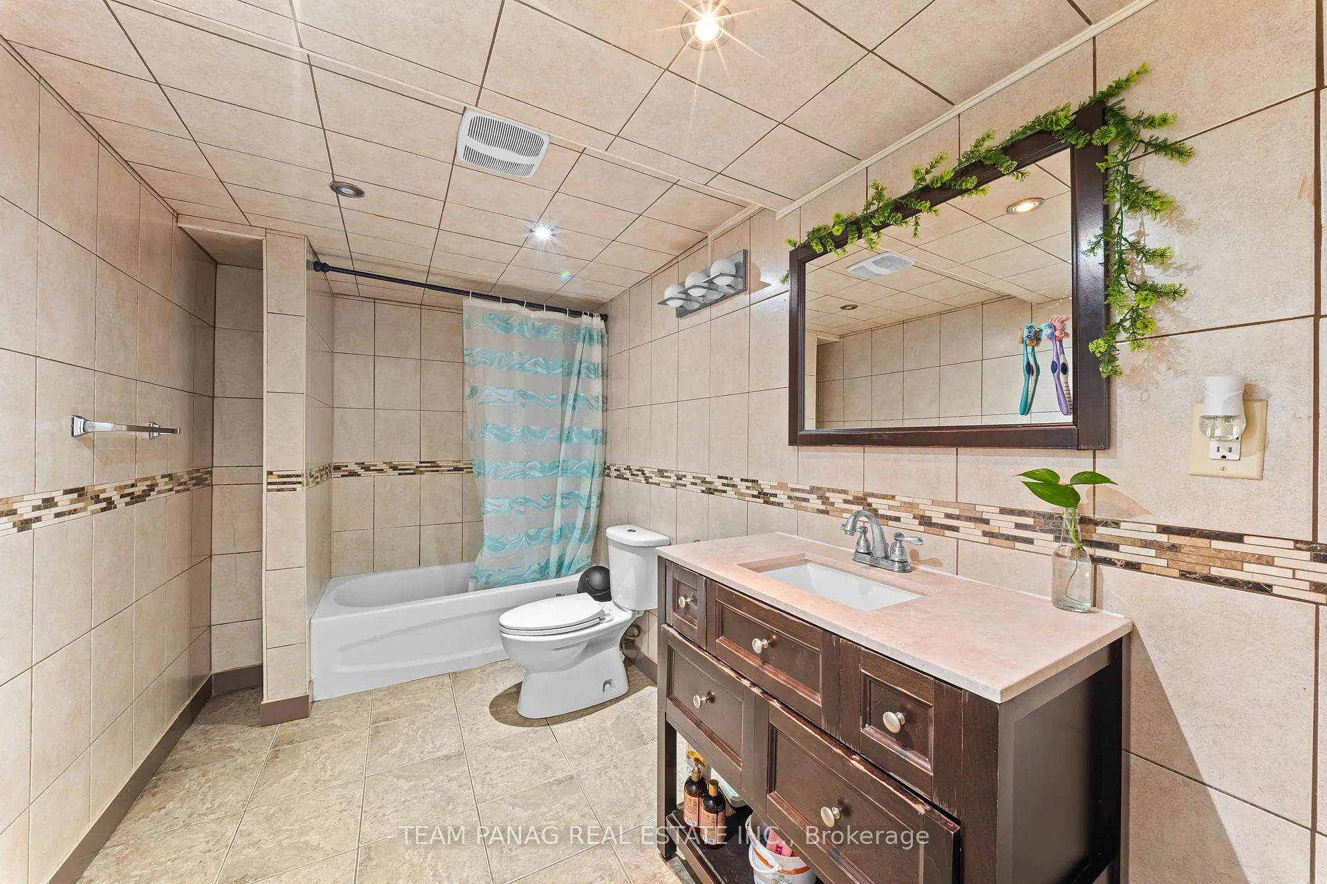 Photo 41 of 8 Shallimar Court, Brampton, Brampton West — HOMEH