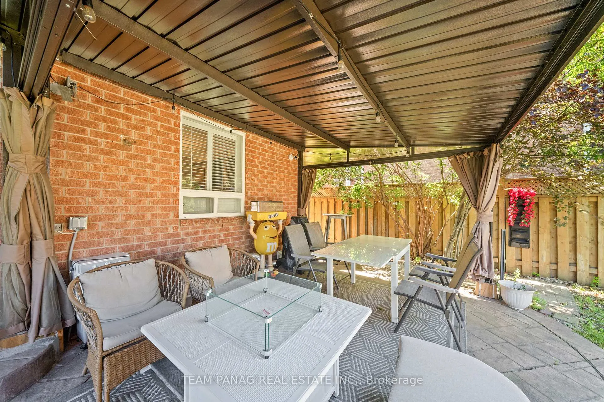 Photo 42 of 8 Shallimar Court, Brampton, Brampton West — HOMEH