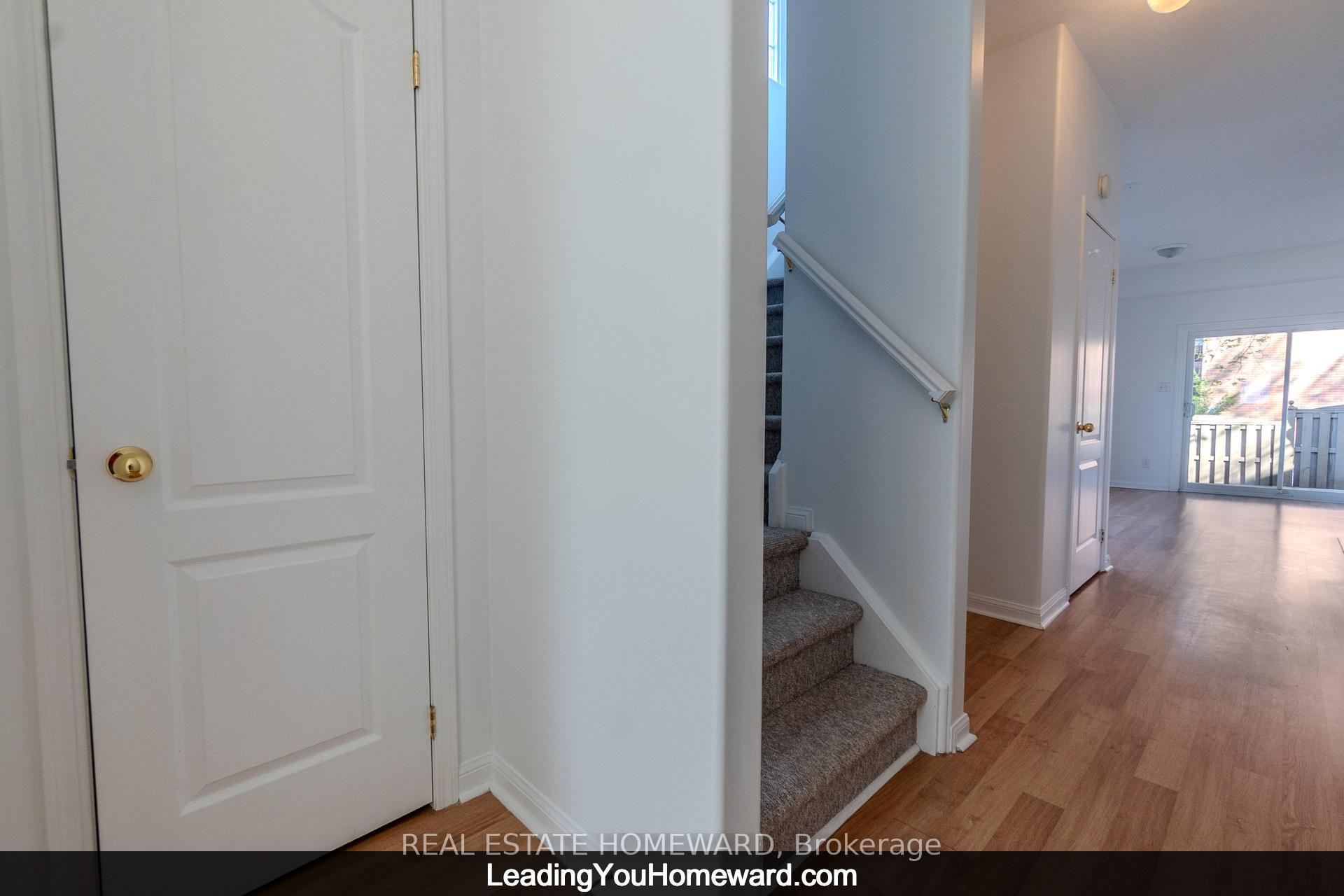 Photo 8 of Unit 19, 488 Yonge Street, Barrie, Painswick North — HOMEH