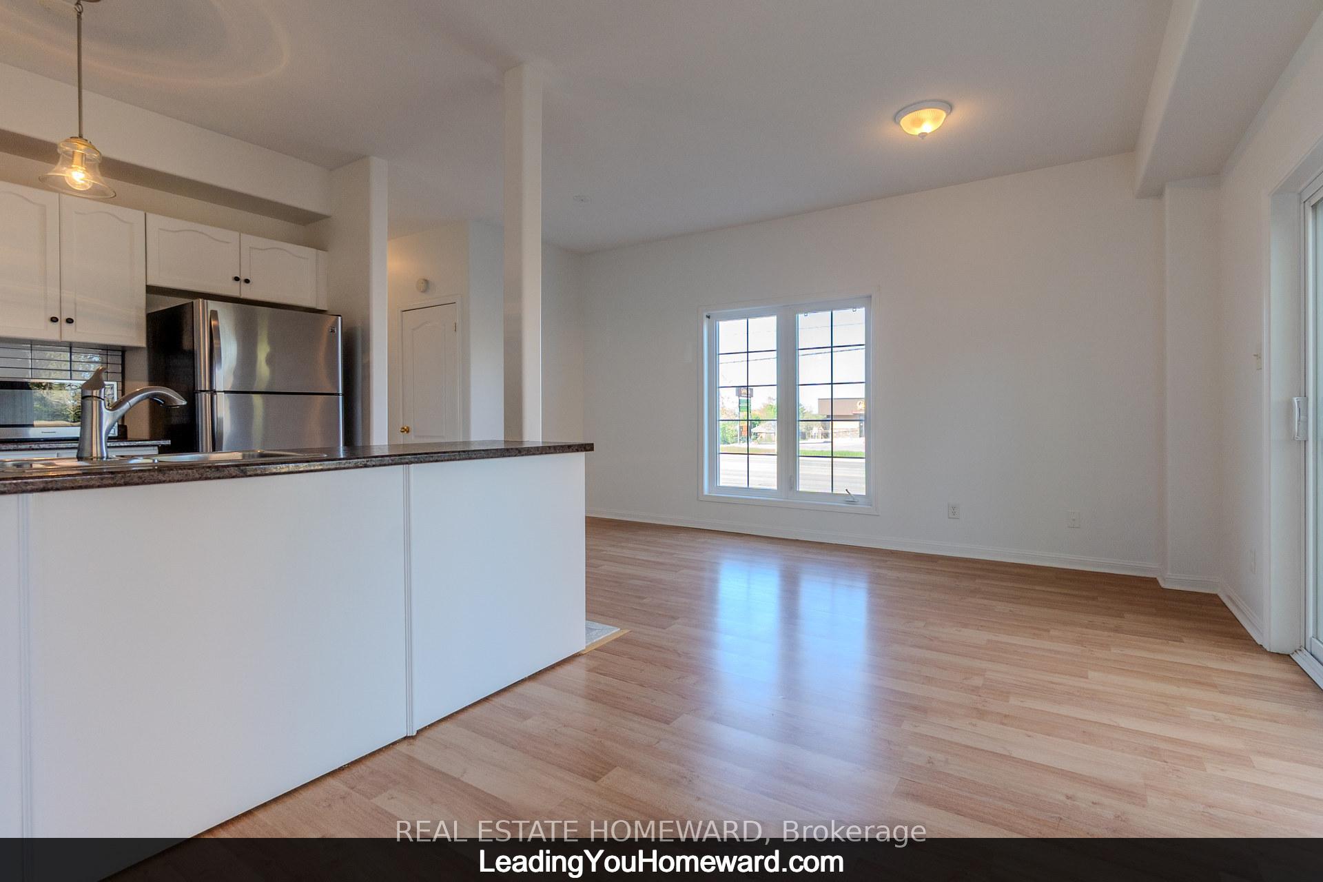 Photo 12 of Unit 19, 488 Yonge Street, Barrie, Painswick North — HOMEH