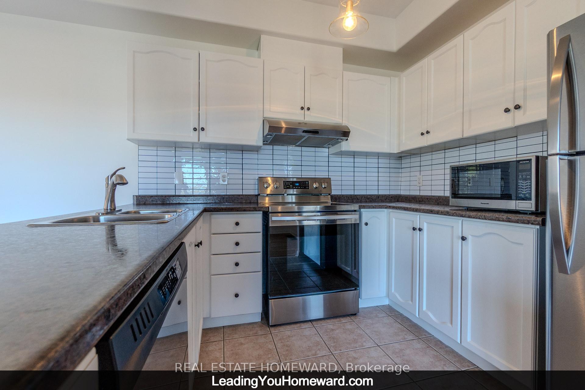 Photo 13 of Unit 19, 488 Yonge Street, Barrie, Painswick North — HOMEH