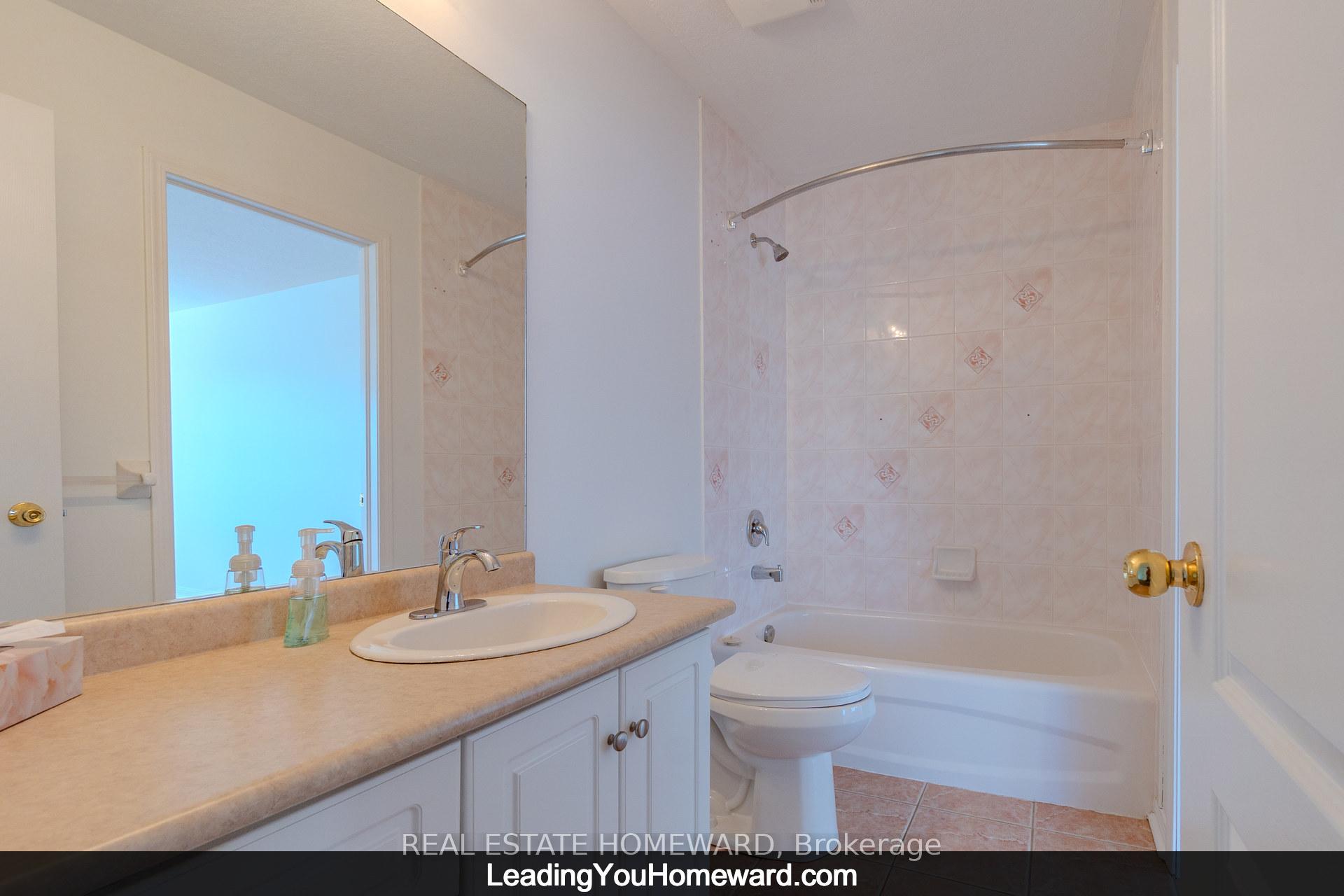 Photo 17 of Unit 19, 488 Yonge Street, Barrie, Painswick North — HOMEH