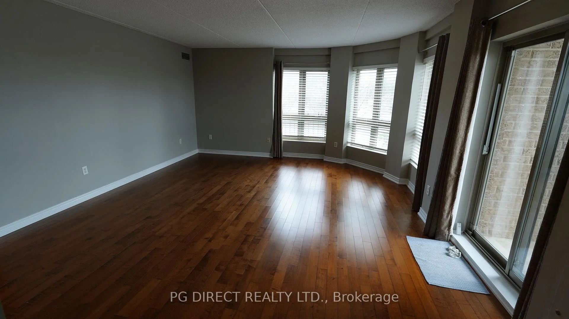 Photo 2 of Unit 105, 56 Kerman Avenue, Grimsby, Grimsby West — HOMEH