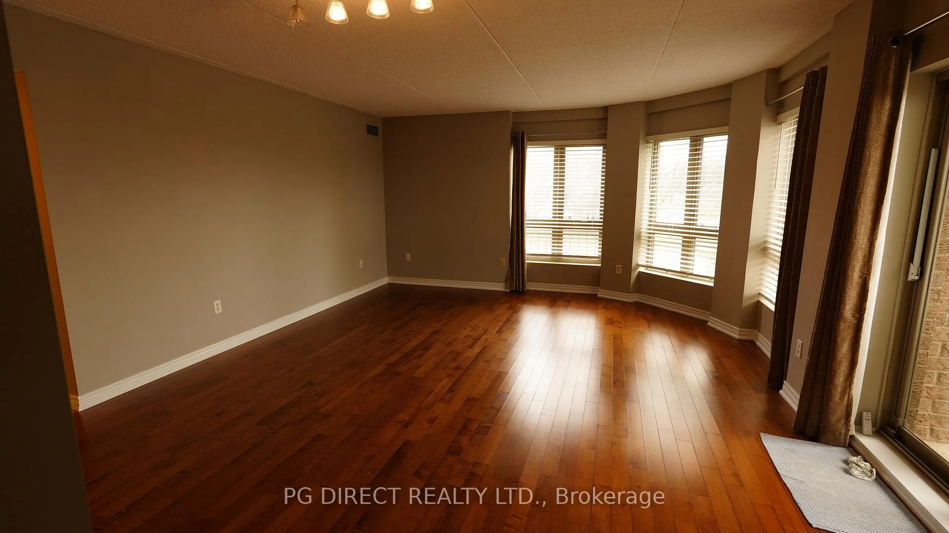 Photo 3 of Unit 105, 56 Kerman Avenue, Grimsby, Grimsby West — HOMEH