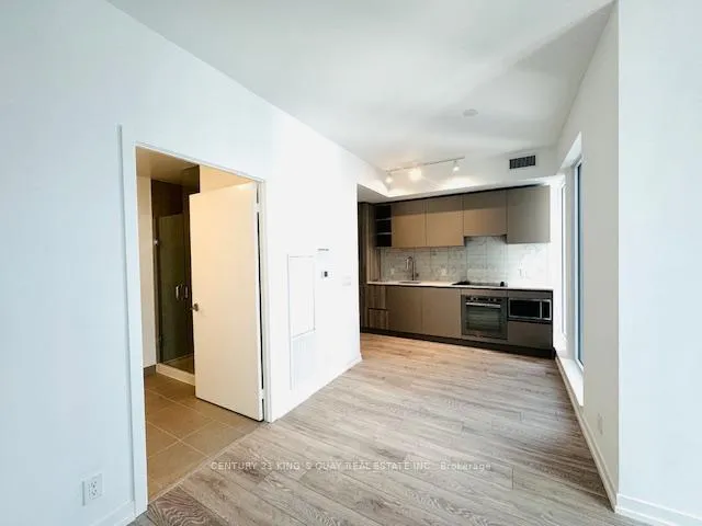 Photo 8 of Unit 3206, 55 Mercer Street, Toronto, Waterfront Communities — HOMEH