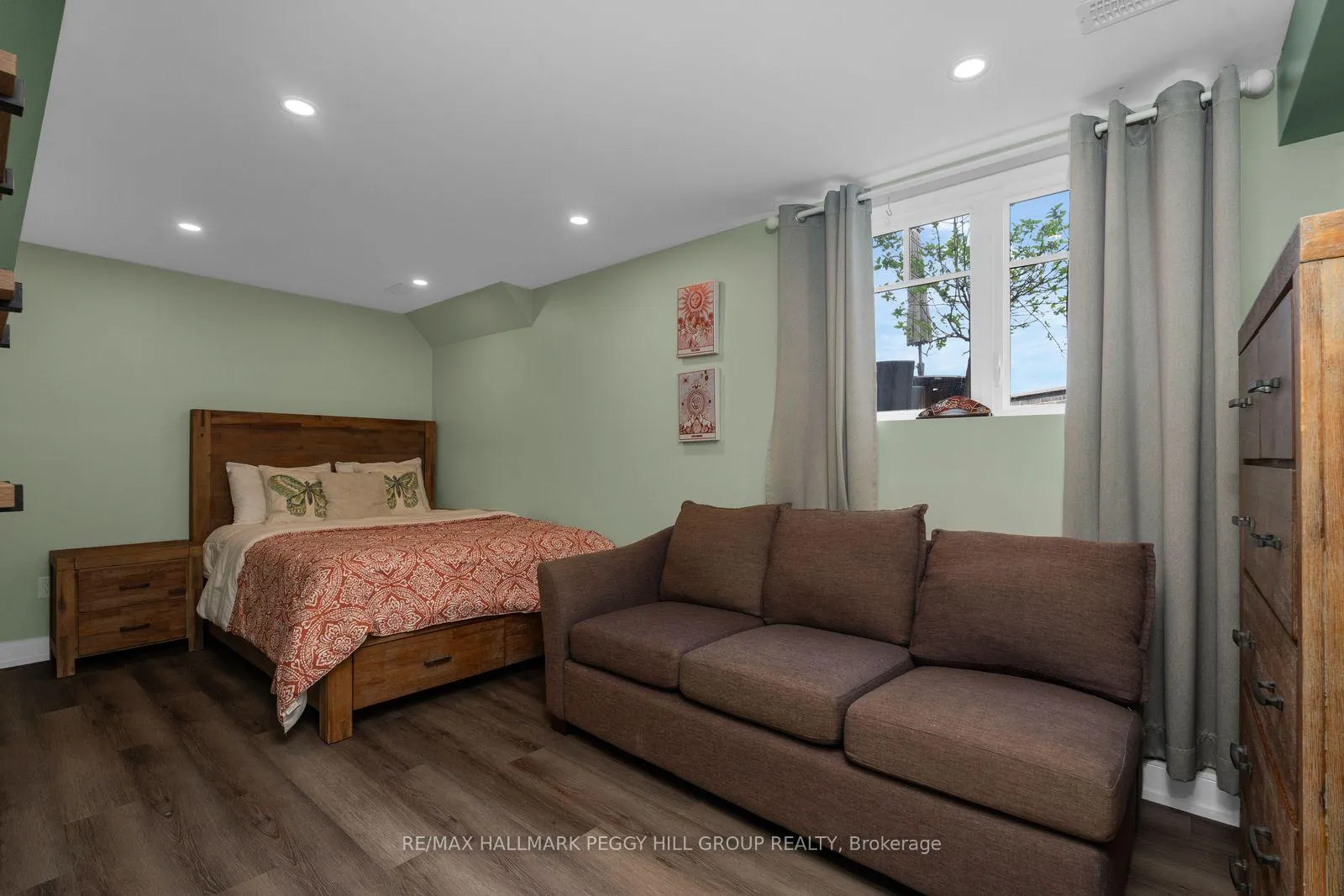 Photo 14 of 2 Foley Crescent, Collingwood — HOMEH