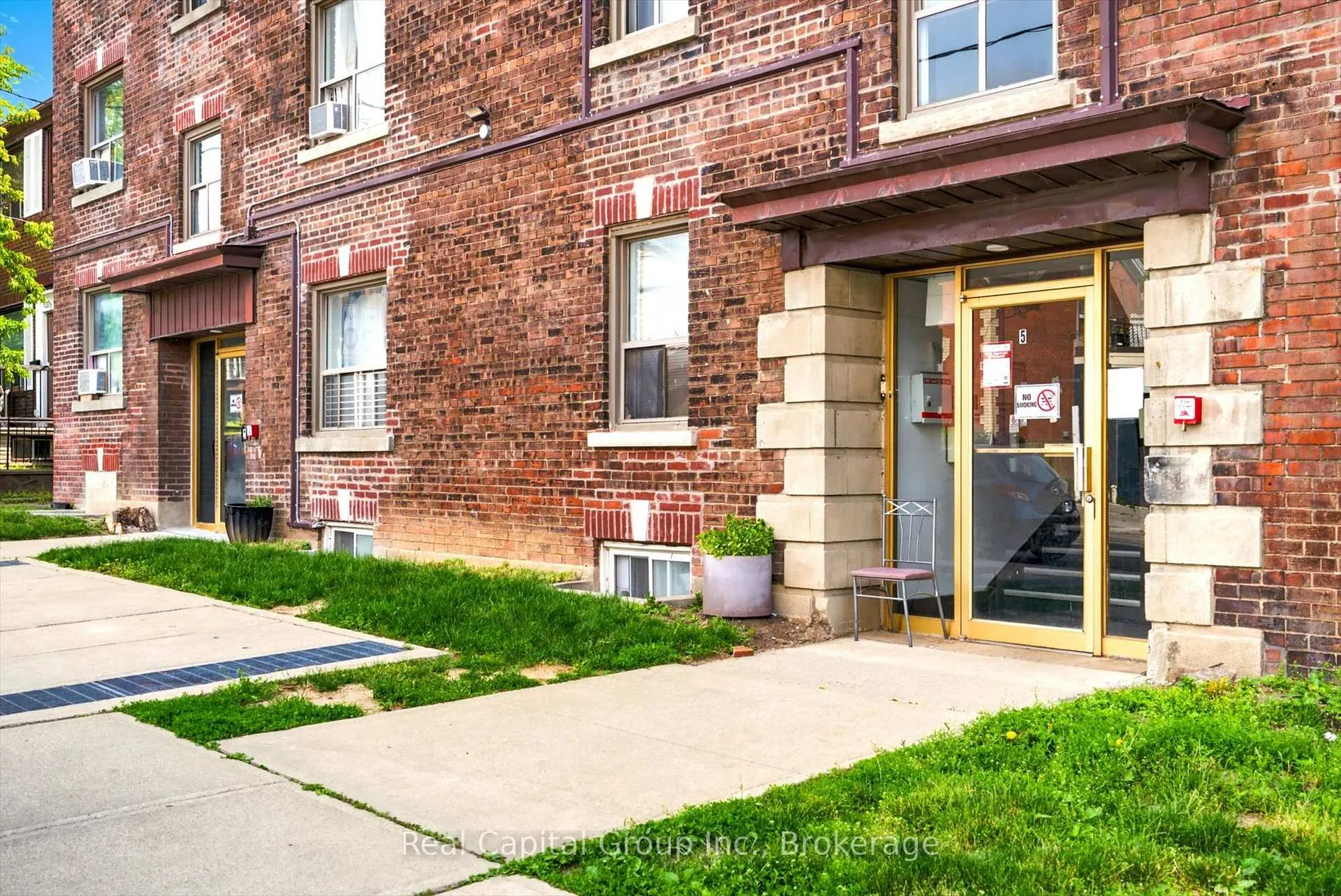 Photo 2 of Unit 3, 966 St Clair Avenue W, Toronto, Oakwood Village — HOMEH