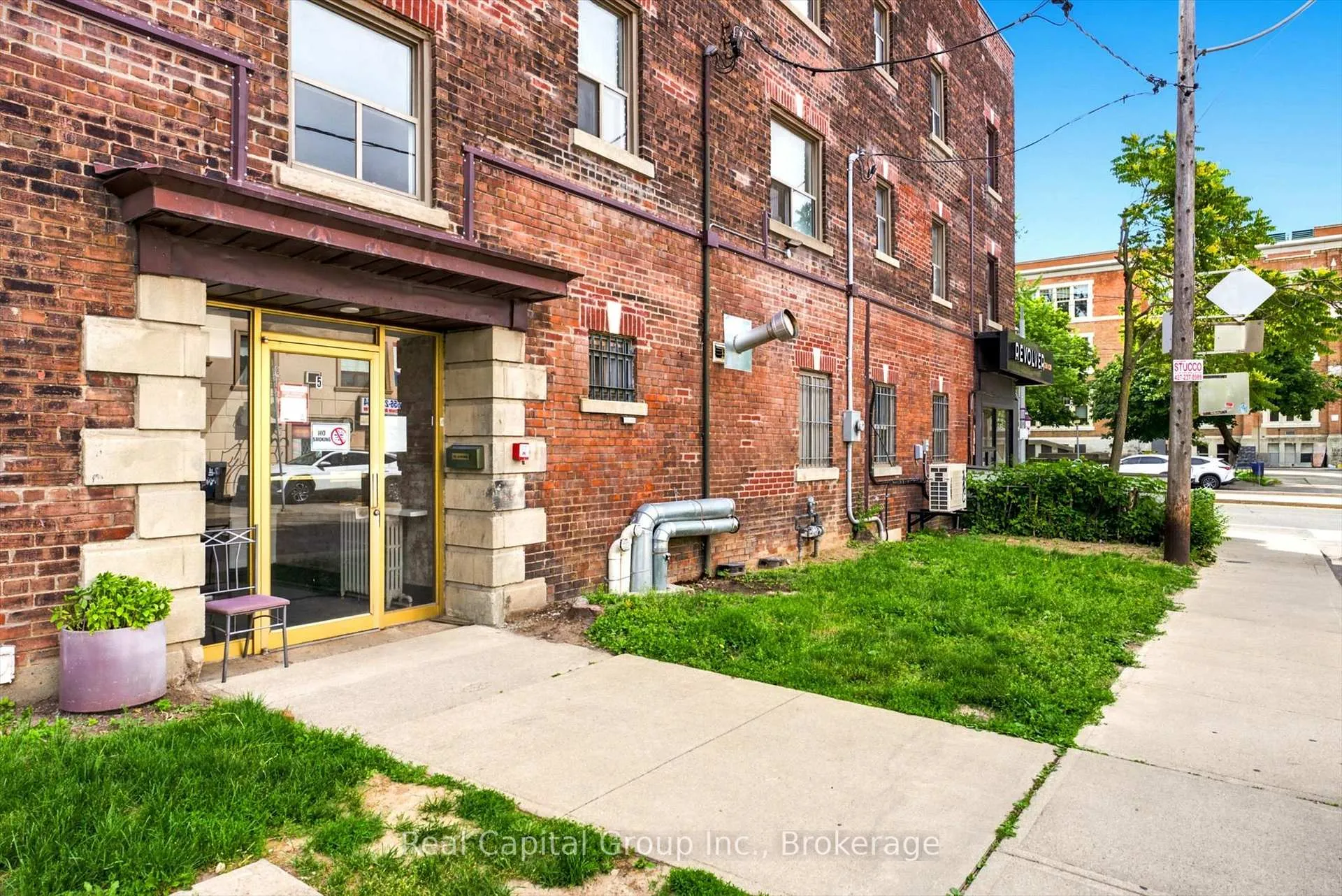 Photo 3 of Unit 3, 966 St Clair Avenue W, Toronto, Oakwood Village — HOMEH