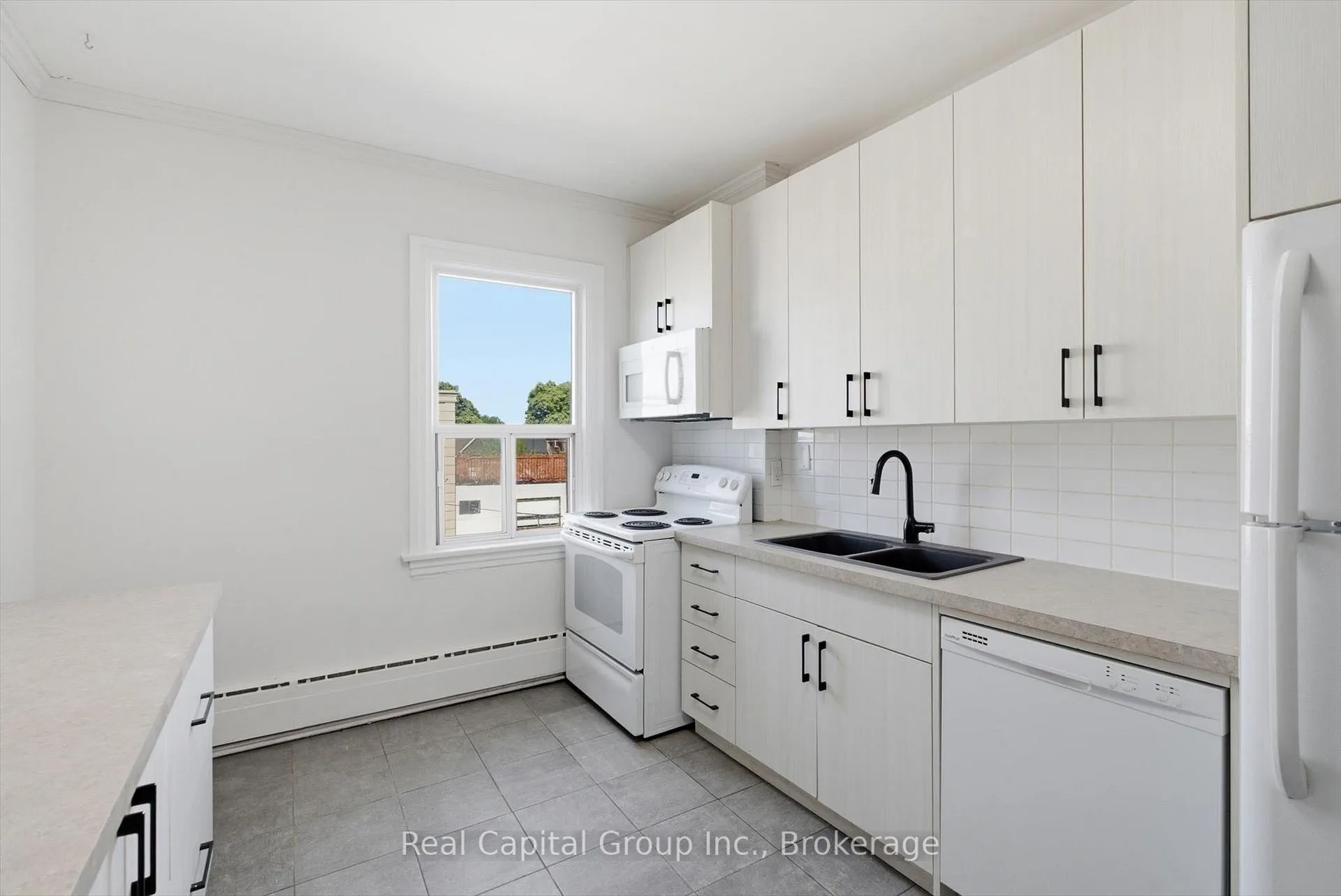 Photo 11 of Unit 3, 966 St Clair Avenue W, Toronto, Oakwood Village — HOMEH