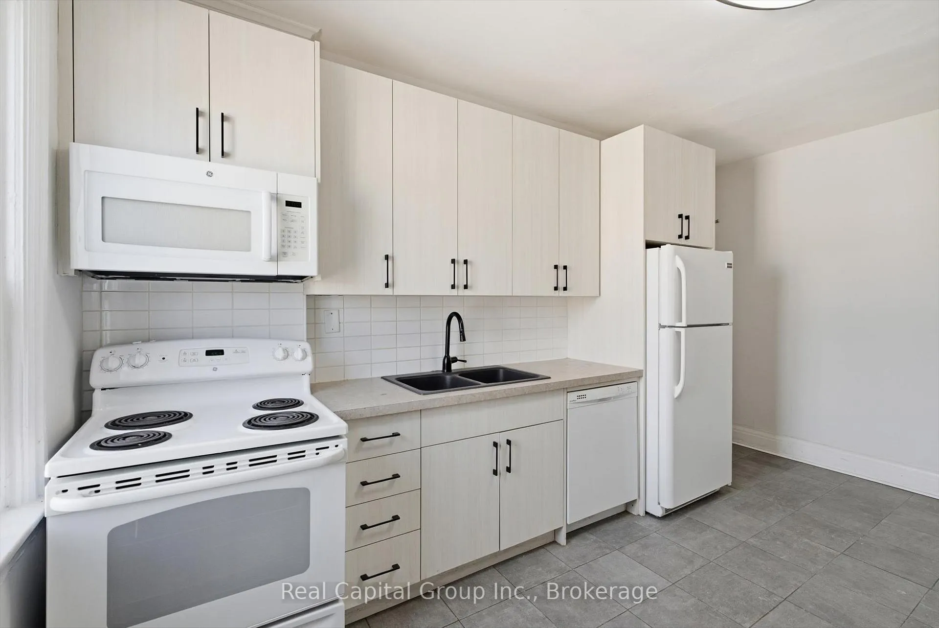 Photo 12 of Unit 3, 966 St Clair Avenue W, Toronto, Oakwood Village — HOMEH