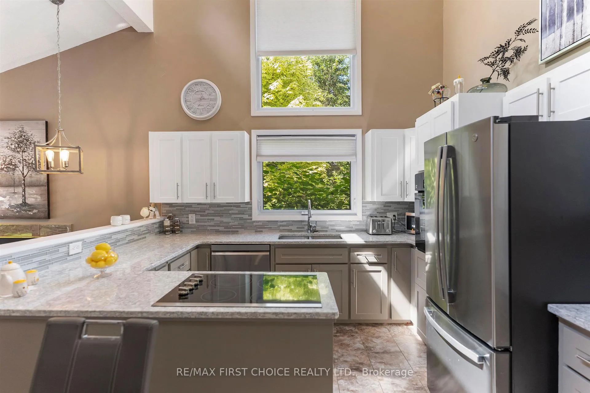 Photo 5 of 2100 Whitegates Drive, Thunder Bay, Rosslyn Road — HOMEH
