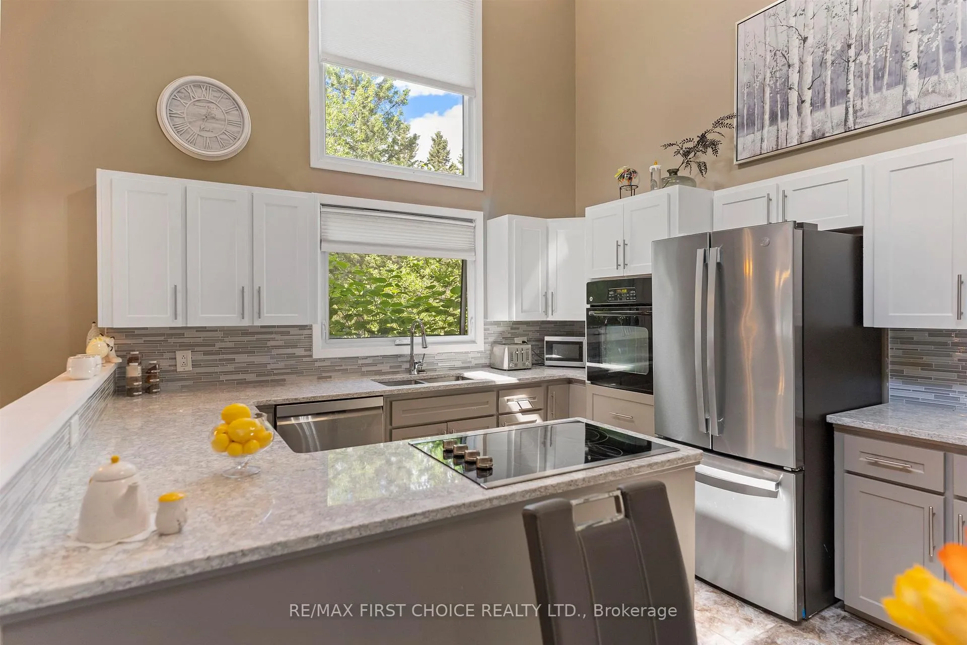 Photo 7 of 2100 Whitegates Drive, Thunder Bay, Rosslyn Road — HOMEH