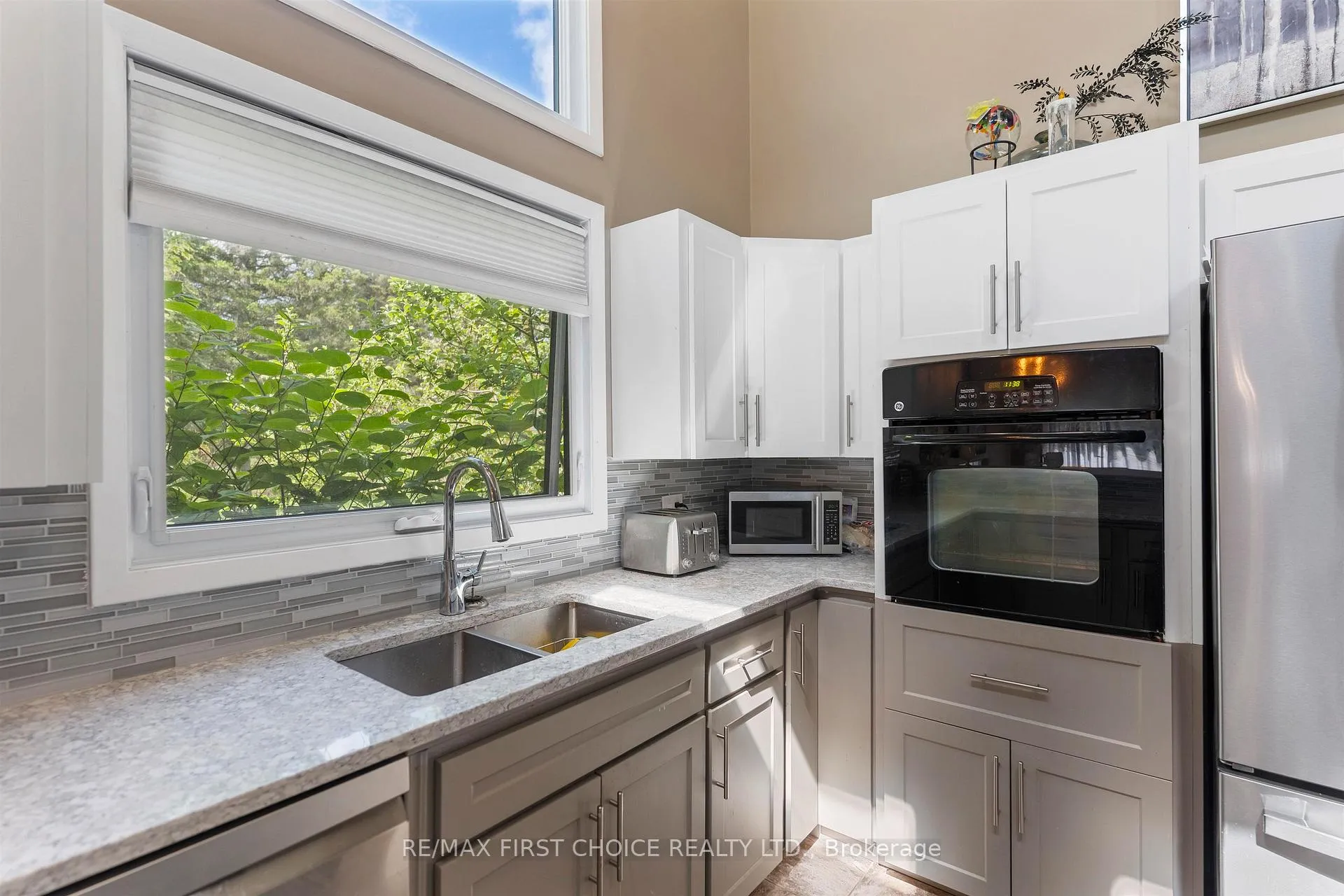Photo 9 of 2100 Whitegates Drive, Thunder Bay, Rosslyn Road — HOMEH