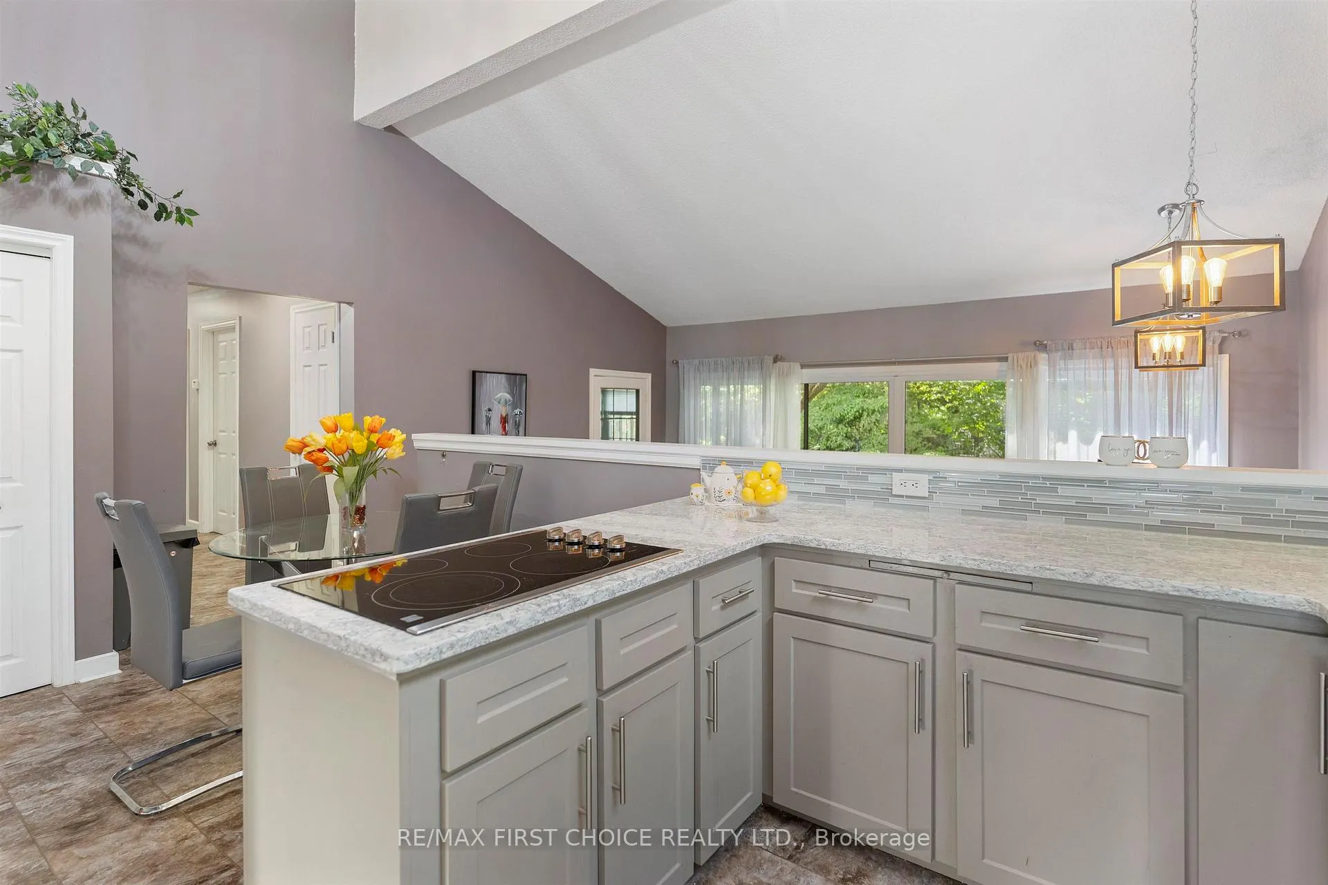 Photo 10 of 2100 Whitegates Drive, Thunder Bay, Rosslyn Road — HOMEH