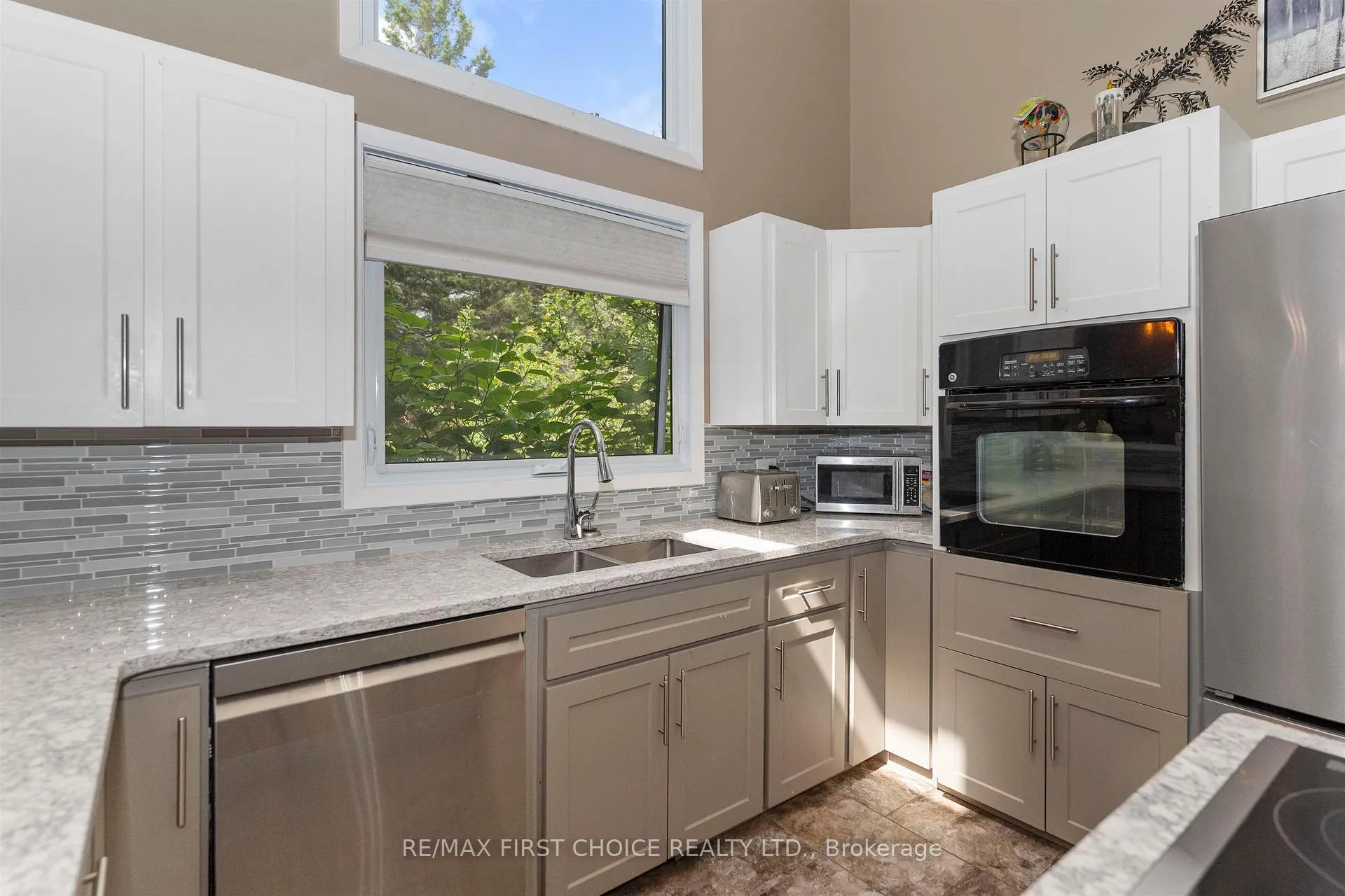Photo 14 of 2100 Whitegates Drive, Thunder Bay, Rosslyn Road — HOMEH