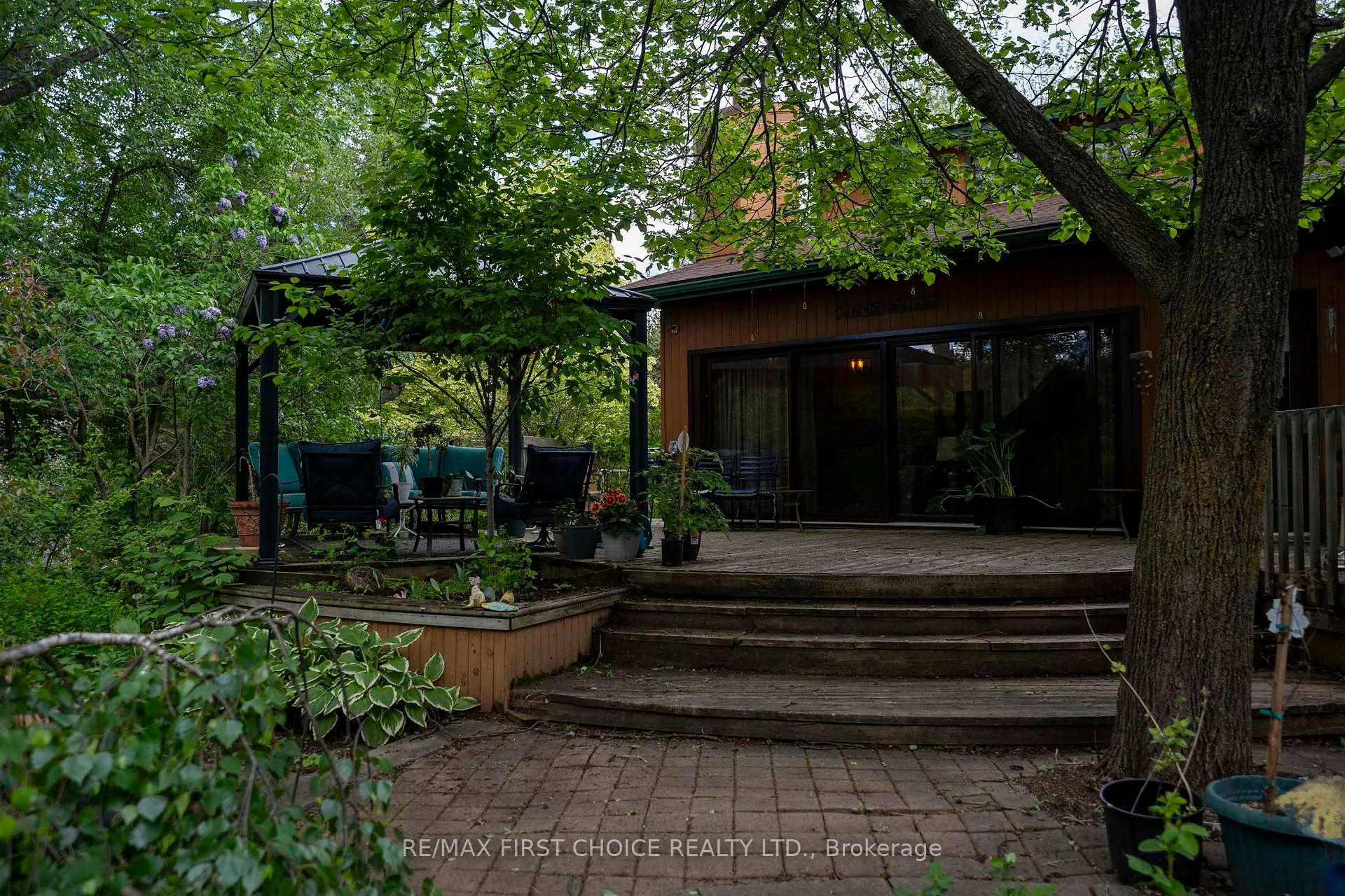 Photo 34 of 2100 Whitegates Drive, Thunder Bay, Rosslyn Road — HOMEH