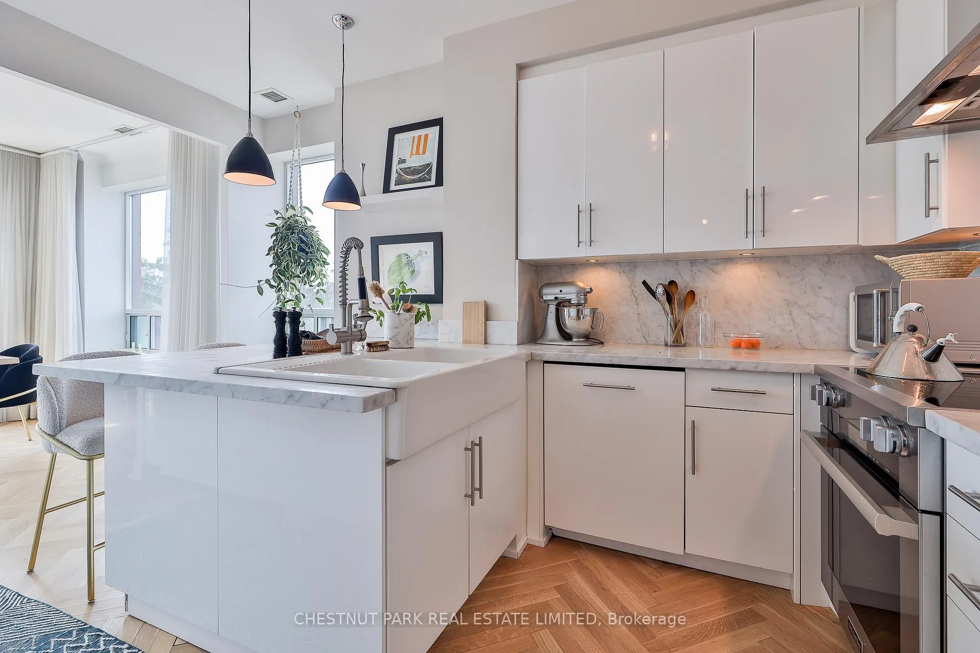 Photo 4 of Unit 514, 319 Merton Street, Toronto, Mount Pleasant West — HOMEH