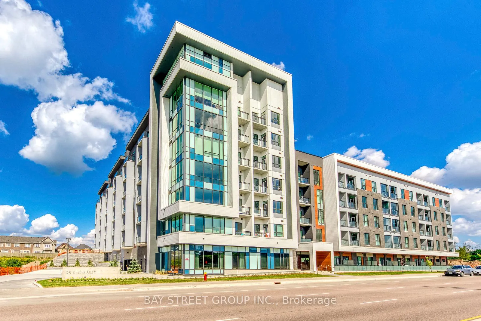 Front of Unit 107, 95 Dundas Street W