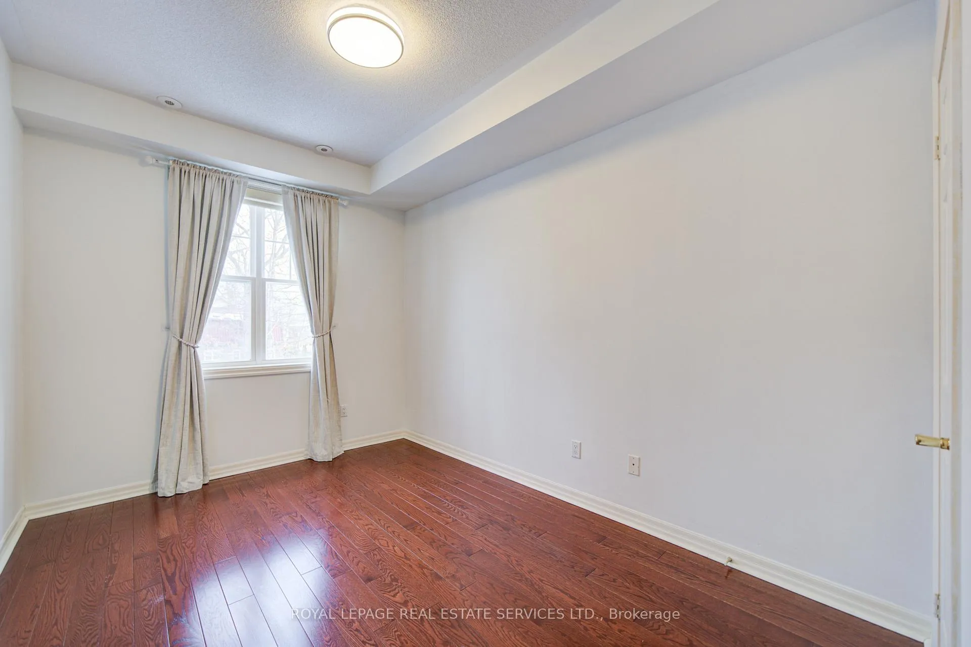 Photo 24 of 115 St. Lawrence Drive, Mississauga, Port Credit — HOMEH