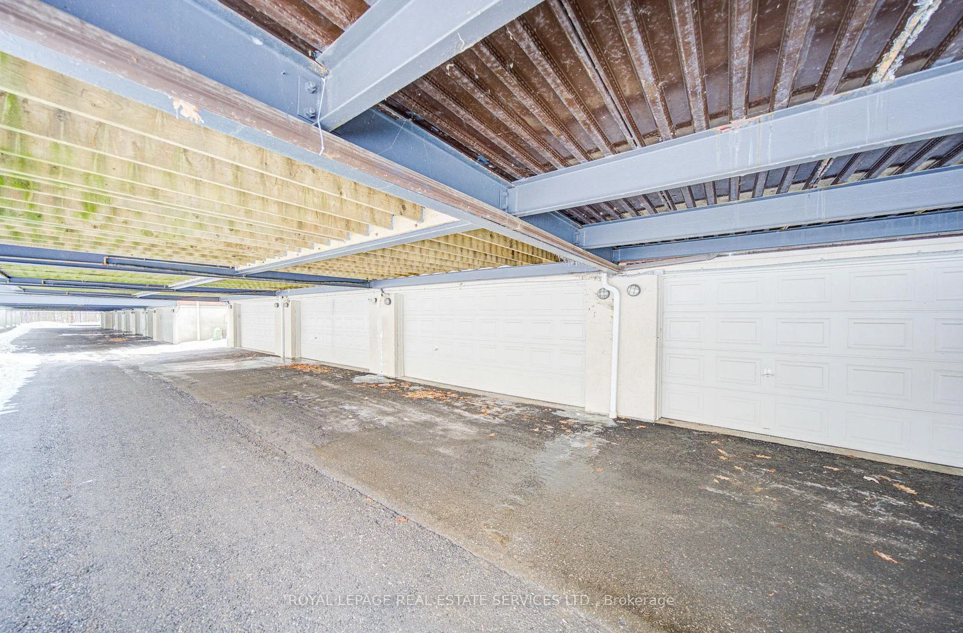 Photo 43 of 115 St. Lawrence Drive, Mississauga, Port Credit — HOMEH